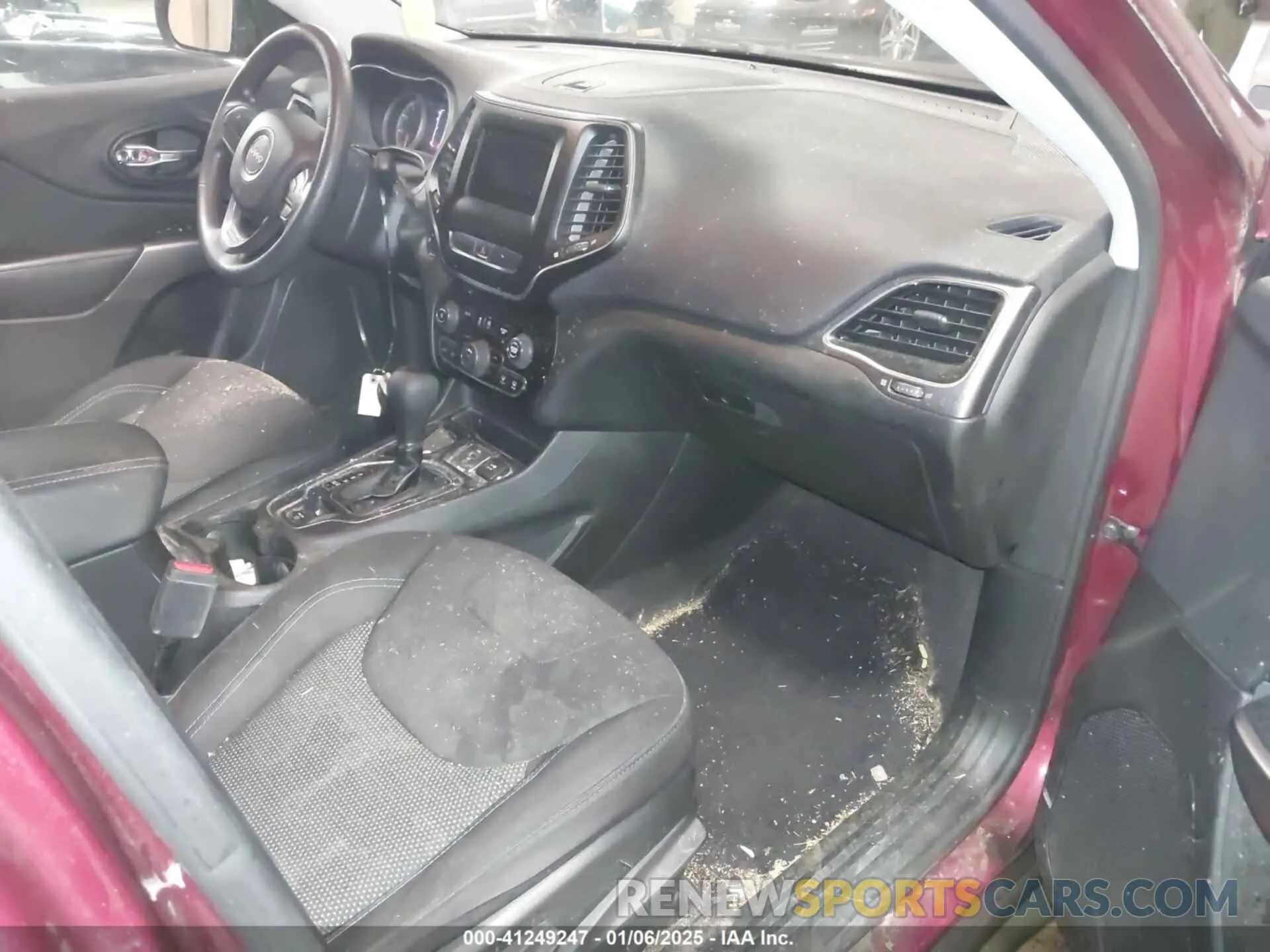 5 fotografías del automóvil dañado 1C4PJLCB6KD220443 JEEP CHEROKEE 2019