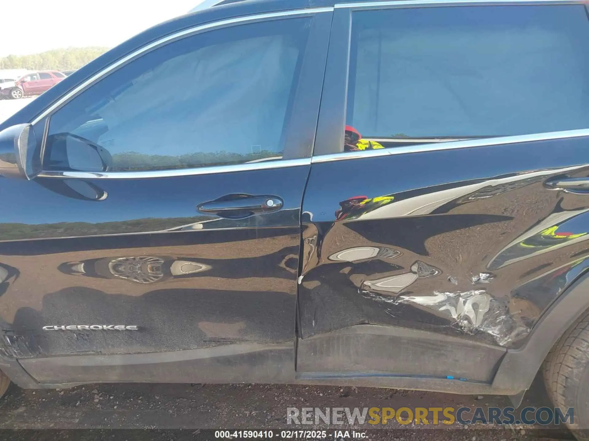14 fotografías del automóvil dañado 1C4PJLCB6KD373310 JEEP CHEROKEE 2019