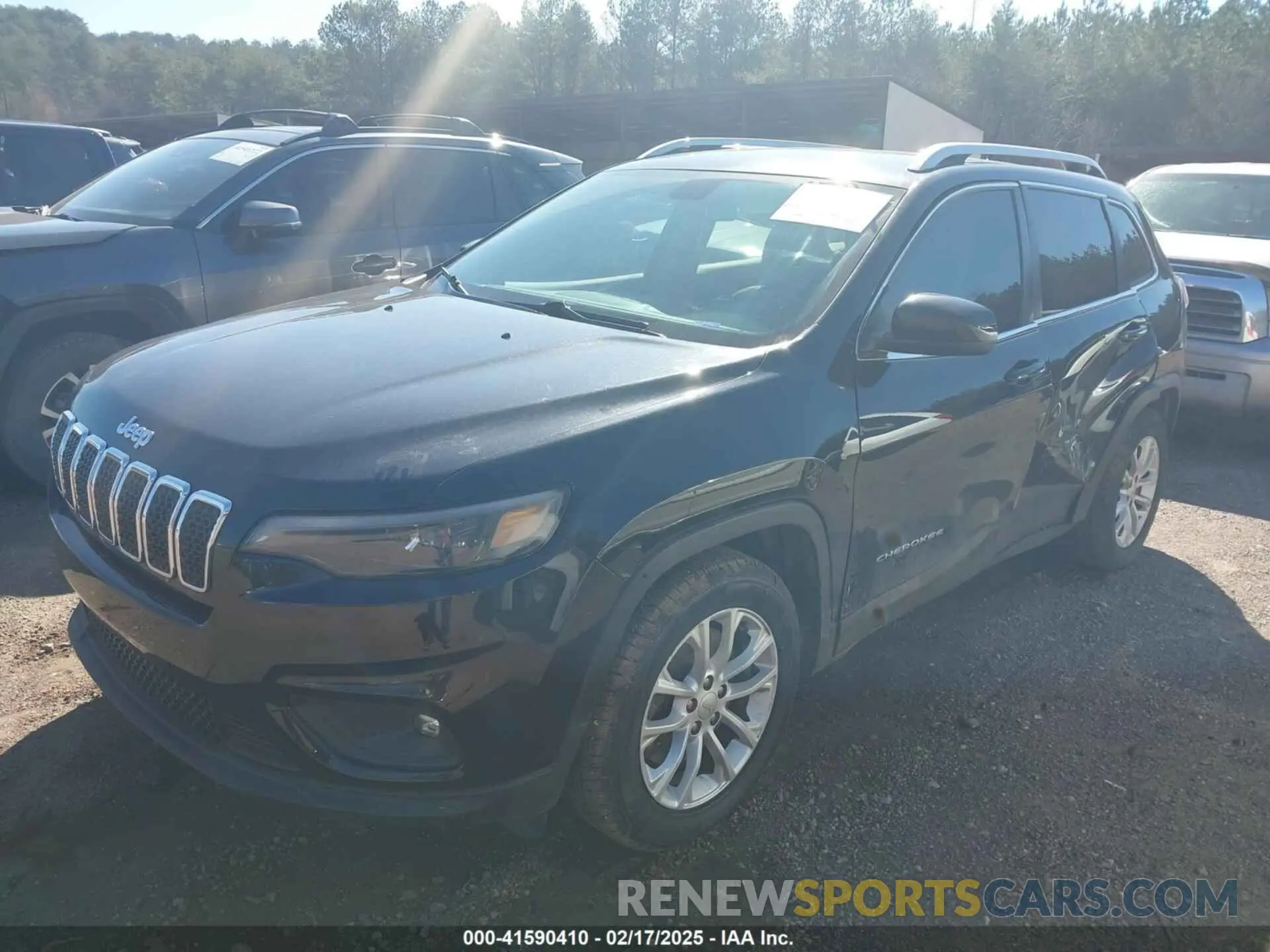 2 fotografías del automóvil dañado 1C4PJLCB6KD373310 JEEP CHEROKEE 2019