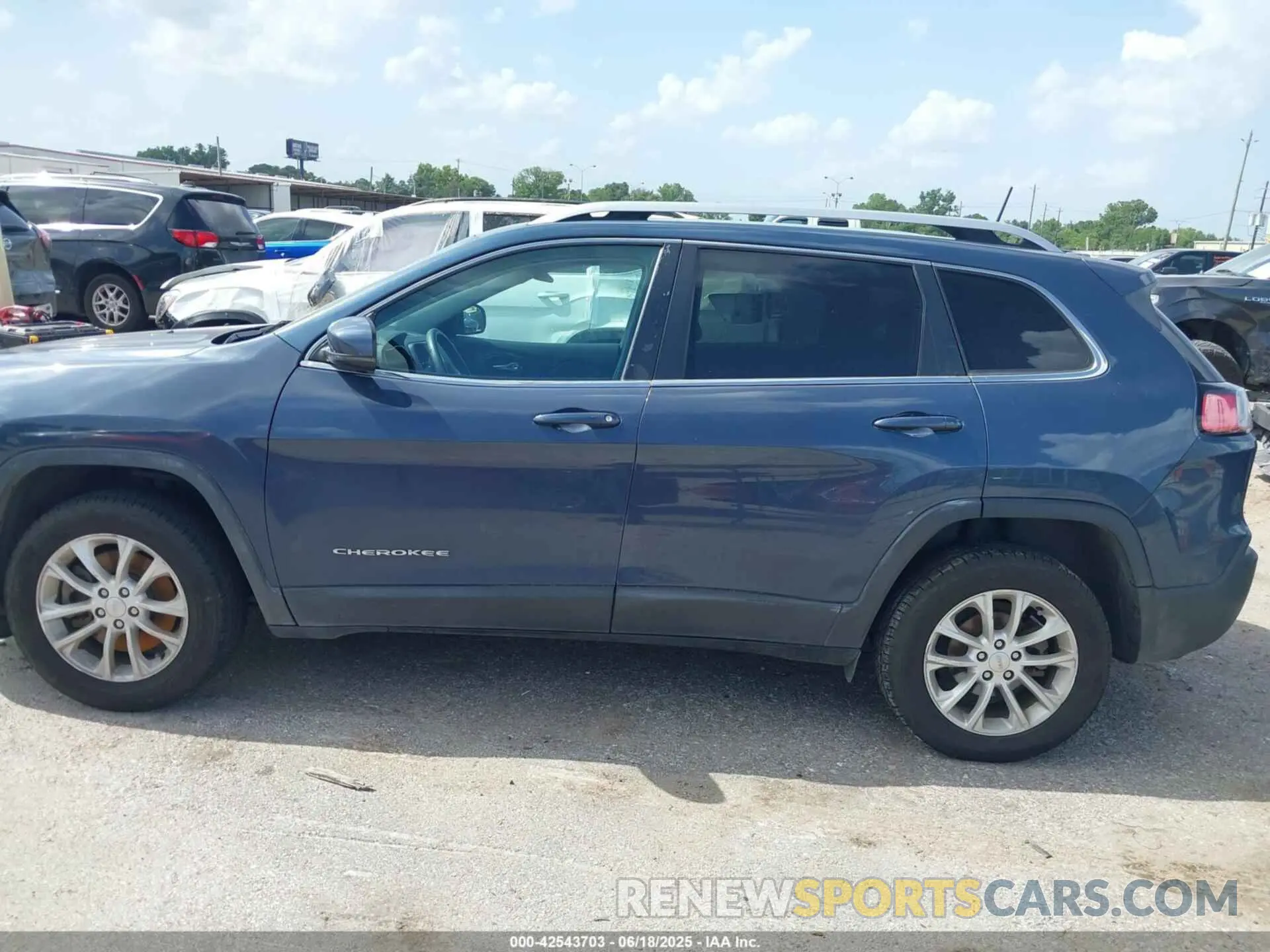 15 fotografías del automóvil dañado 1C4PJLCB6KD454677 JEEP CHEROKEE 2019
