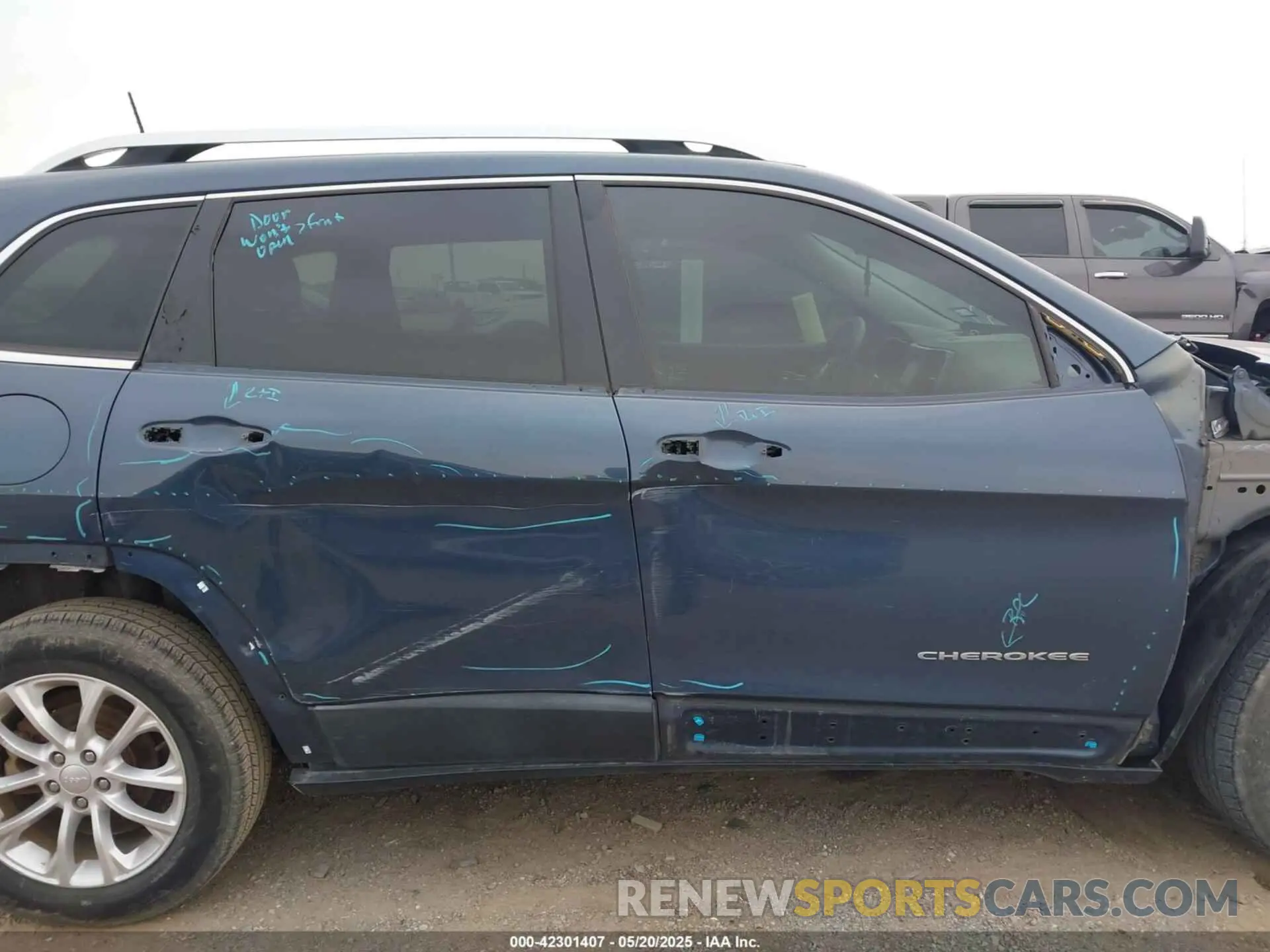 14 fotografías del automóvil dañado 1C4PJLCB6KD466795 JEEP CHEROKEE 2019