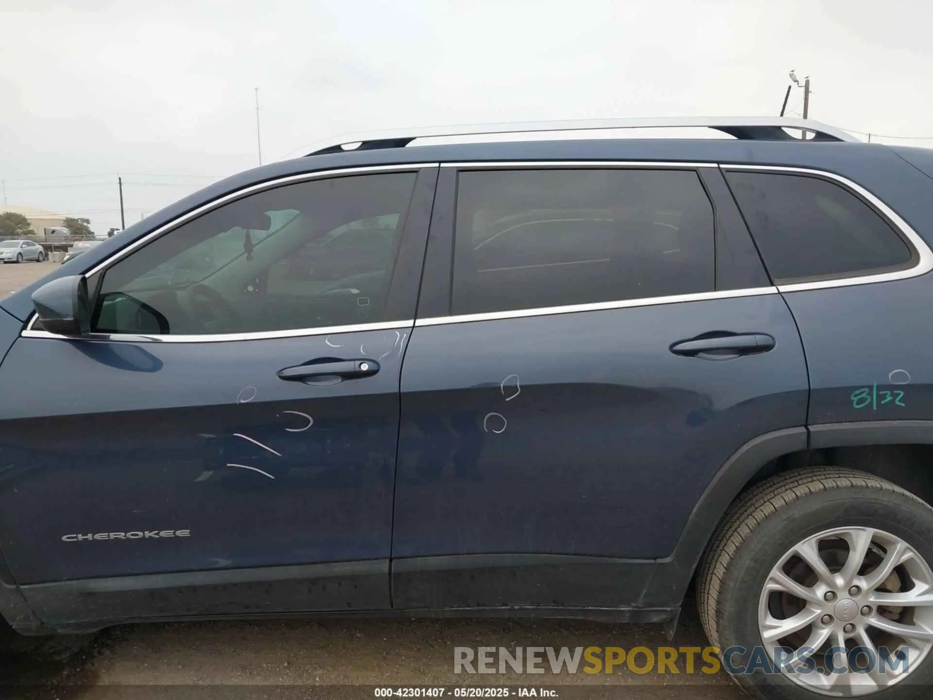 15 fotografías del automóvil dañado 1C4PJLCB6KD466795 JEEP CHEROKEE 2019