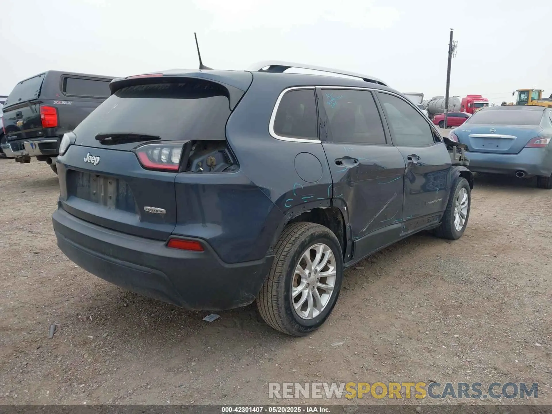 4 fotografías del automóvil dañado 1C4PJLCB6KD466795 JEEP CHEROKEE 2019