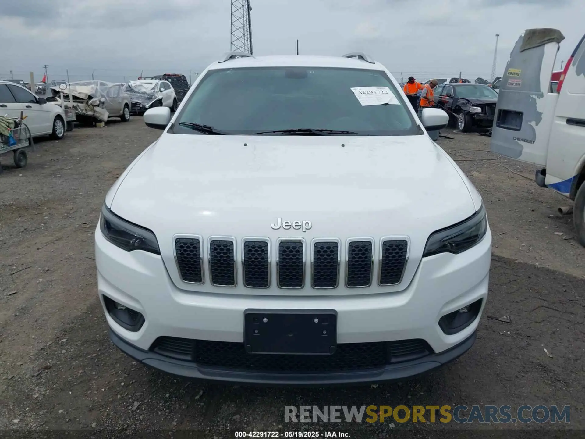 12 fotografías del automóvil dañado 1C4PJLCB8KD145129 JEEP CHEROKEE 2019