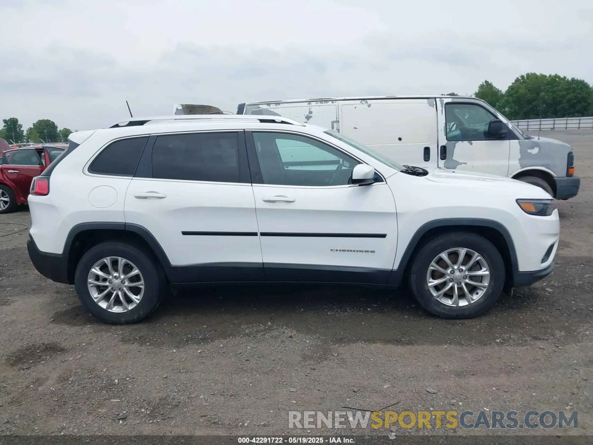 13 fotografías del automóvil dañado 1C4PJLCB8KD145129 JEEP CHEROKEE 2019