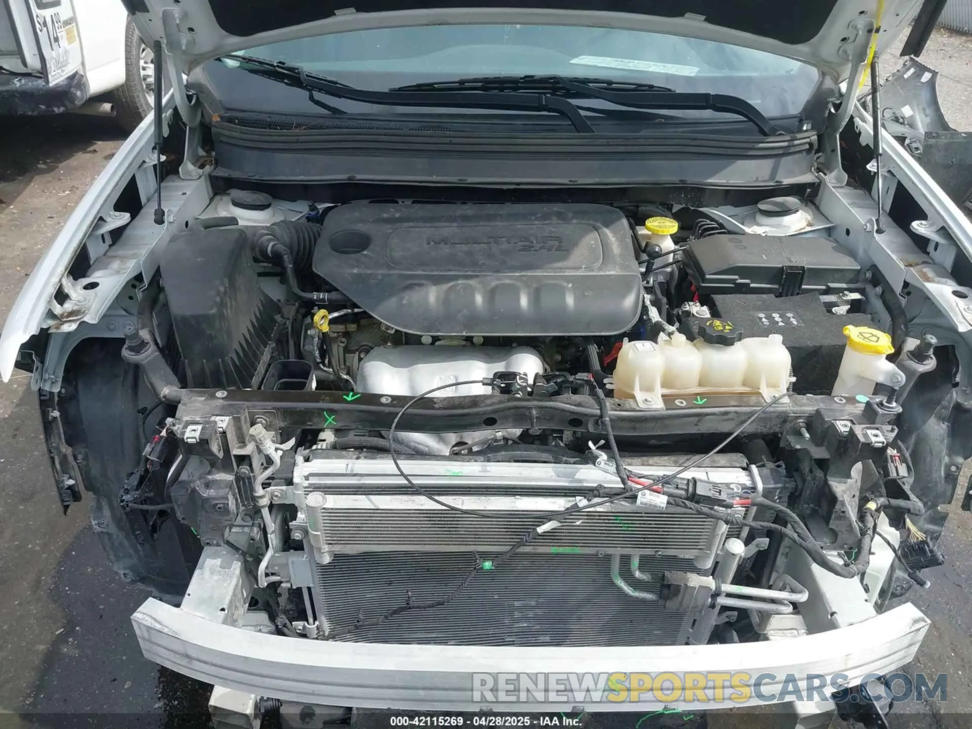 10 fotografías del automóvil dañado 1C4PJLCB8KD416836 JEEP CHEROKEE 2019