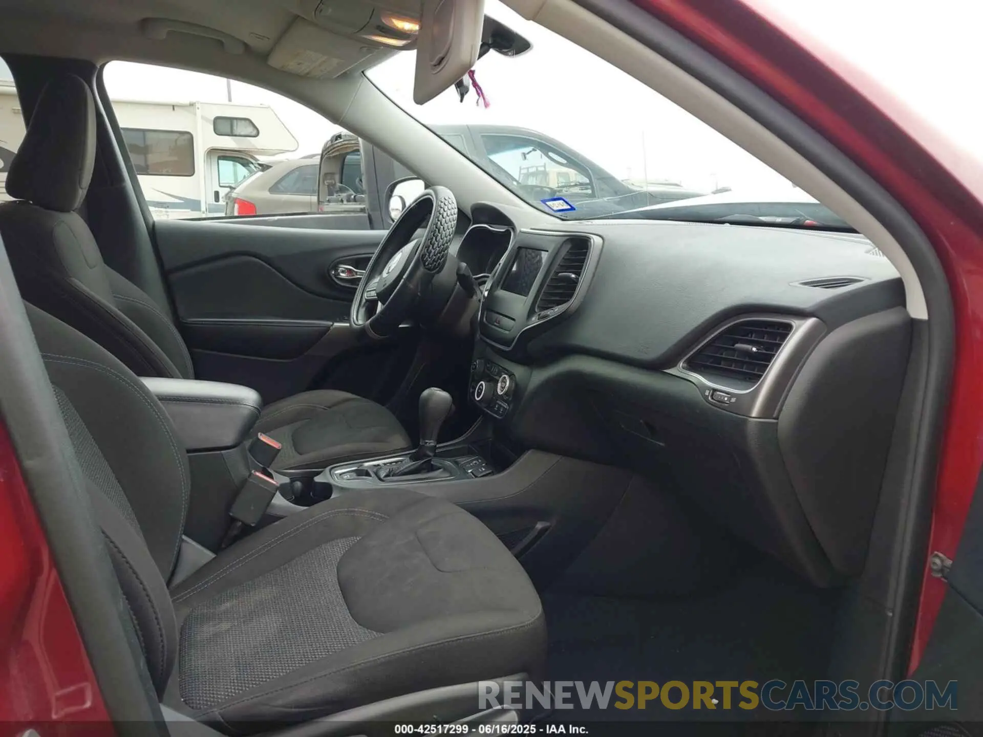 5 fotografías del automóvil dañado 1C4PJLCBXKD333280 JEEP CHEROKEE 2019