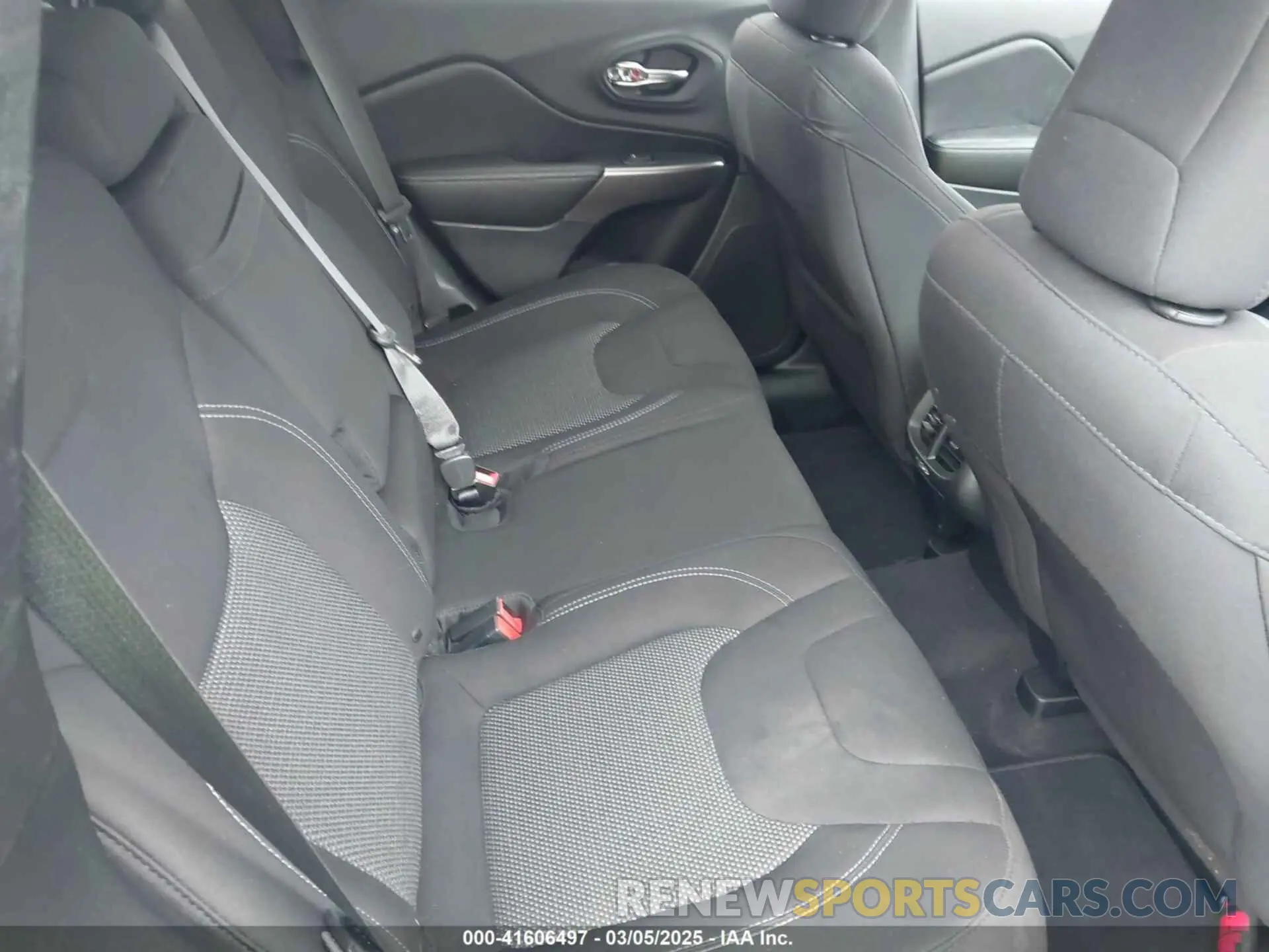 8 fotografías del automóvil dañado 1C4PJLCBXKD357403 JEEP CHEROKEE 2019