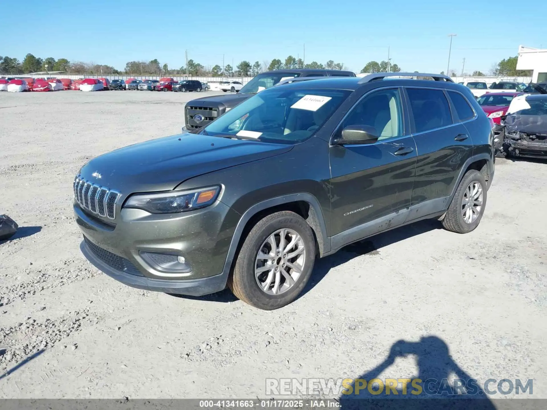 2 fotografías del automóvil dañado 1C4PJLCX1KD120603 JEEP CHEROKEE 2019
