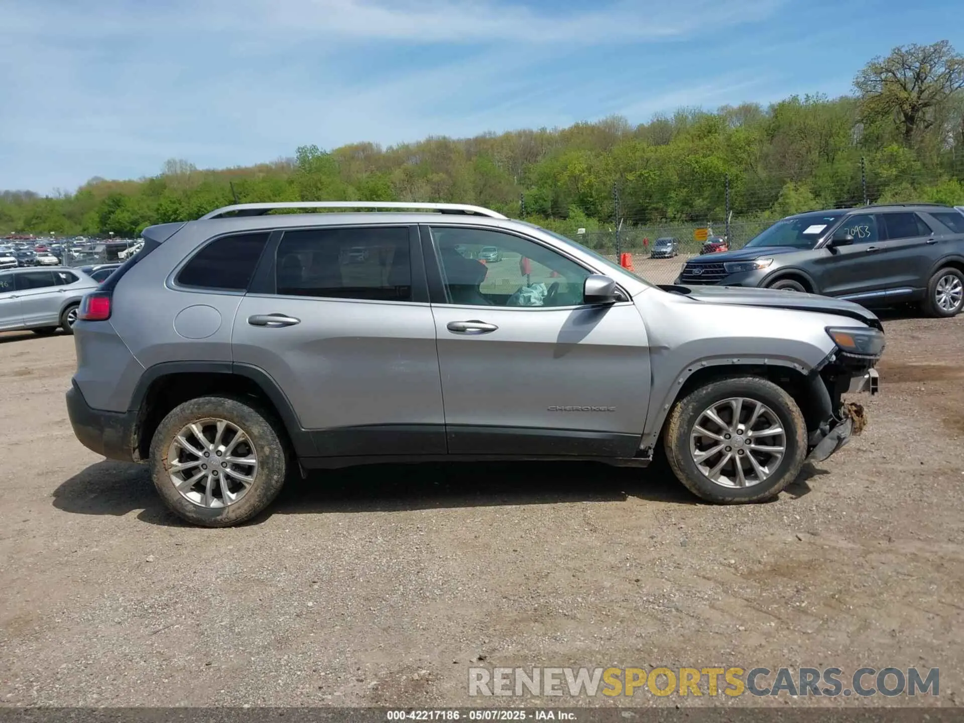 13 fotografías del automóvil dañado 1C4PJLCX6KD341050 JEEP CHEROKEE 2019