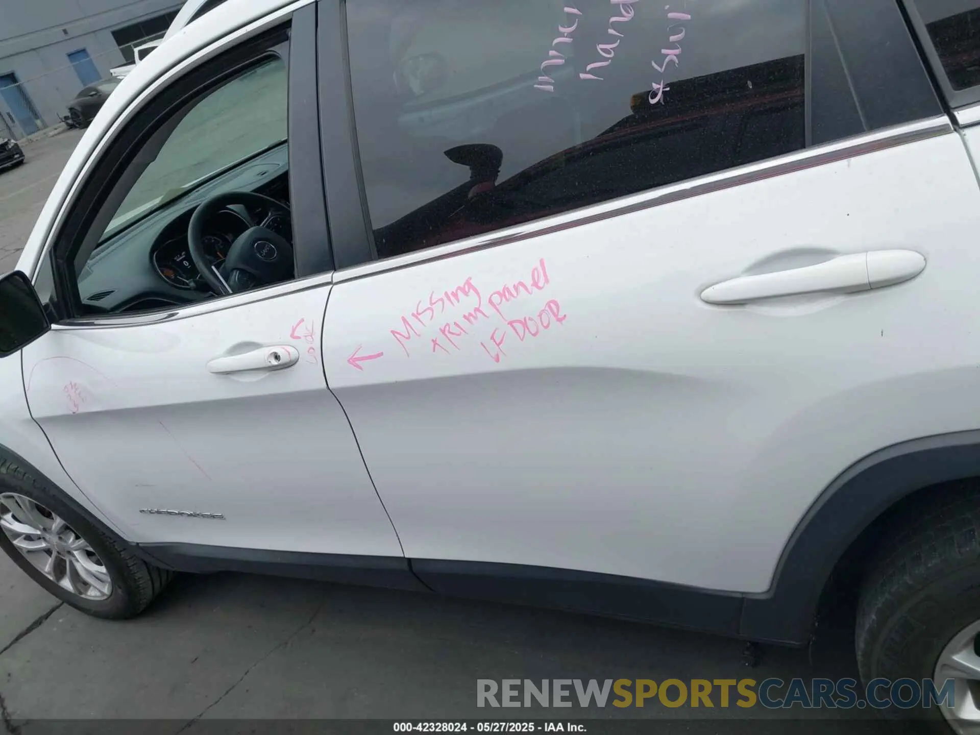 15 fotografías del automóvil dañado 1C4PJLCX9KD377430 JEEP CHEROKEE 2019