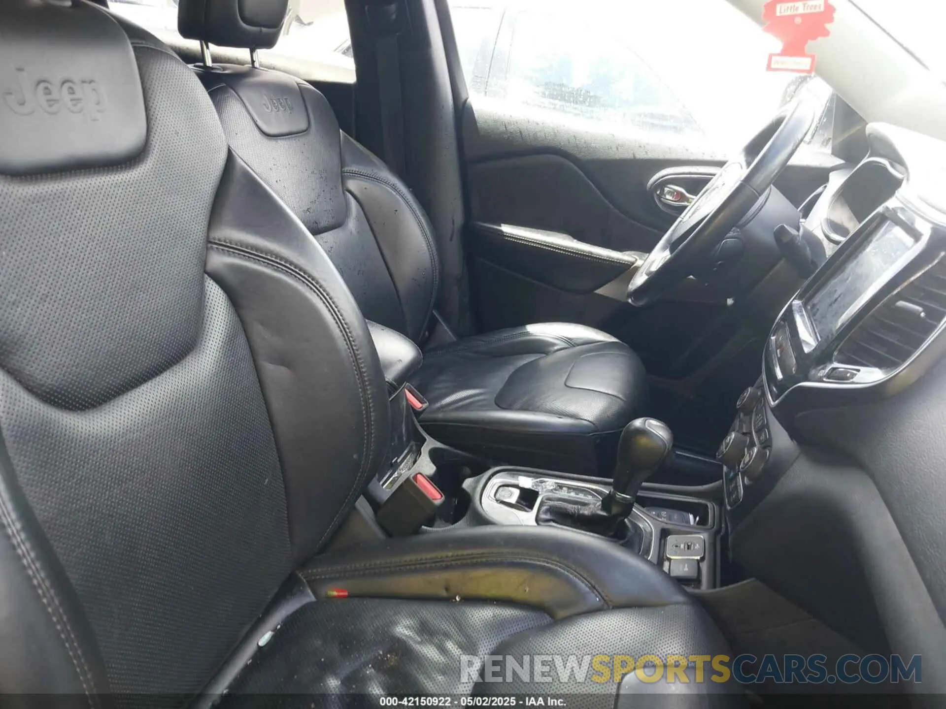 5 fotografías del automóvil dañado 1C4PJLDB0KD233056 JEEP CHEROKEE 2019