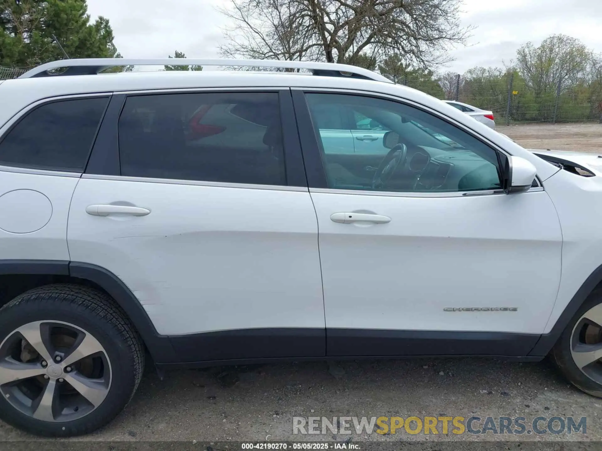 13 fotografías del automóvil dañado 1C4PJLDB1KD387310 JEEP CHEROKEE 2019