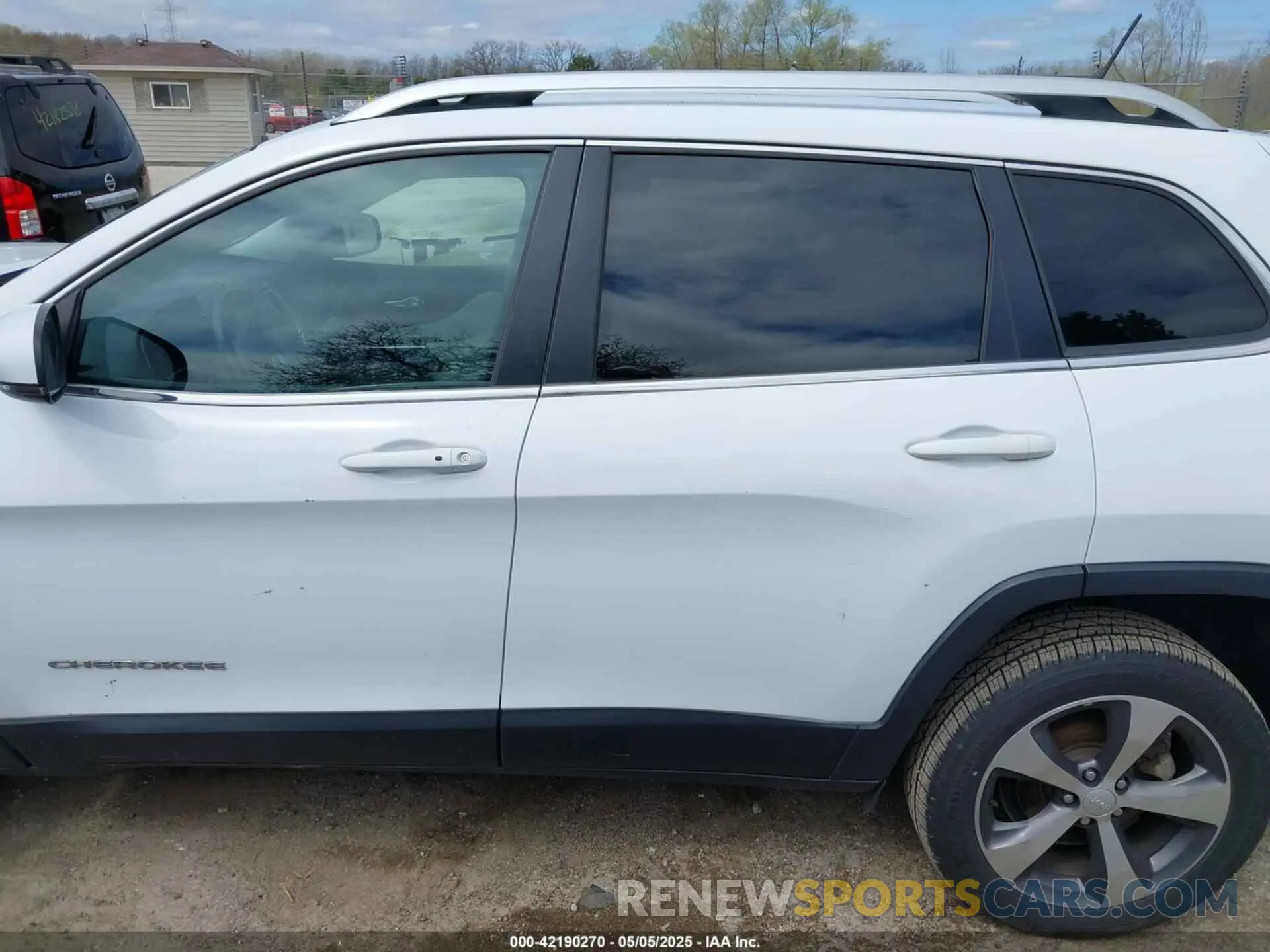 14 fotografías del automóvil dañado 1C4PJLDB1KD387310 JEEP CHEROKEE 2019