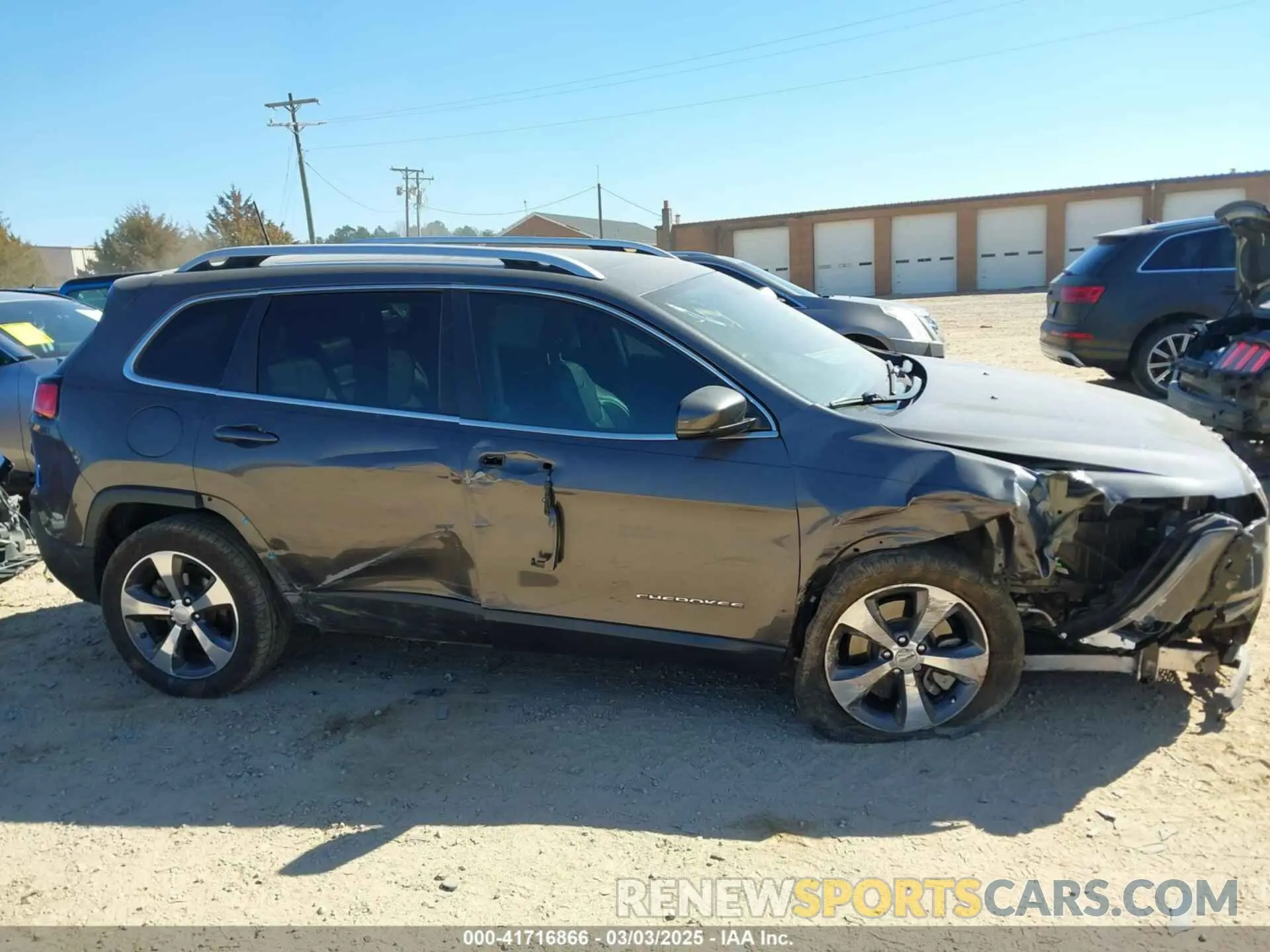 13 fotografías del automóvil dañado 1C4PJLDB1KD392751 JEEP CHEROKEE 2019