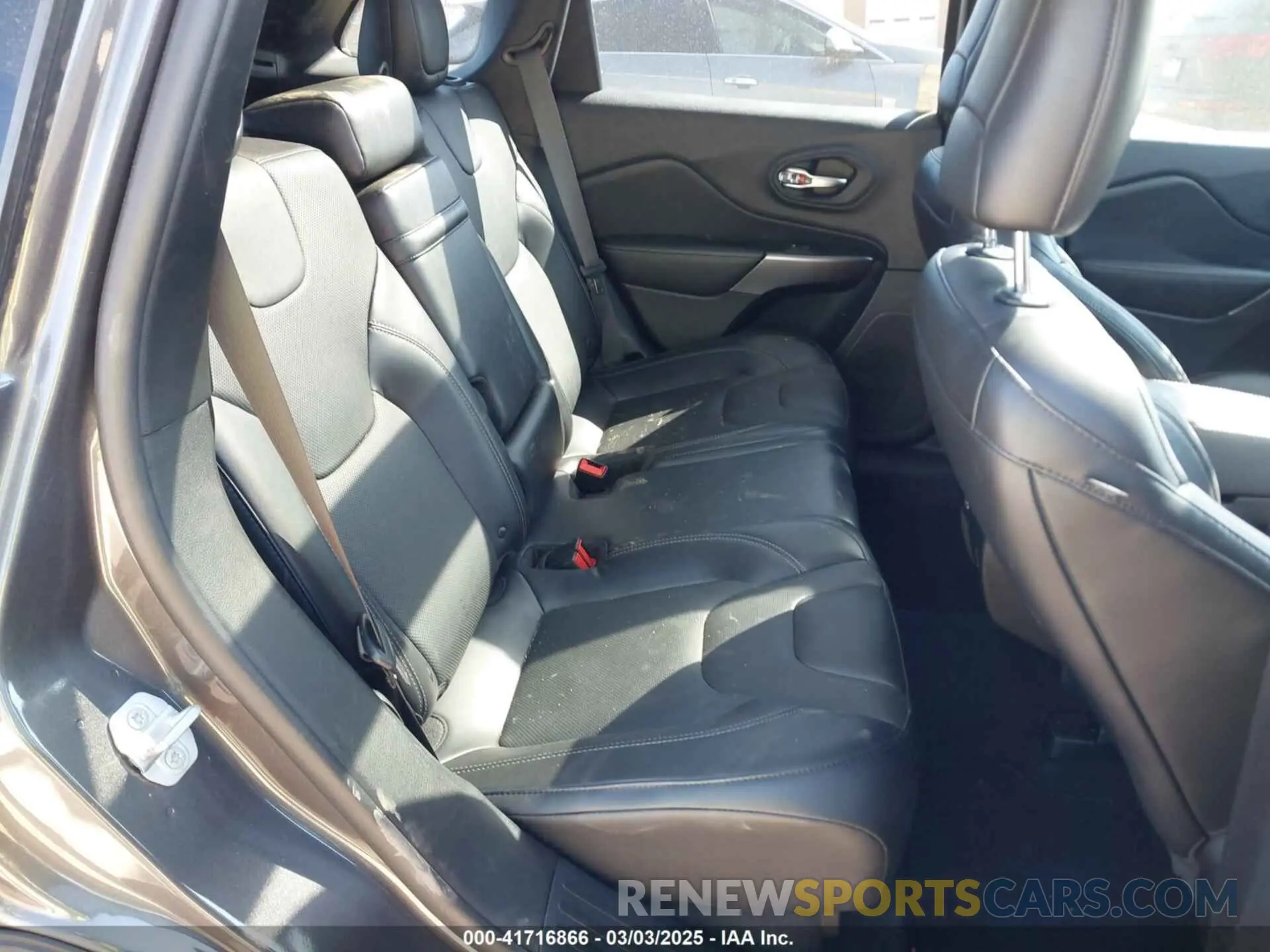8 fotografías del automóvil dañado 1C4PJLDB1KD392751 JEEP CHEROKEE 2019