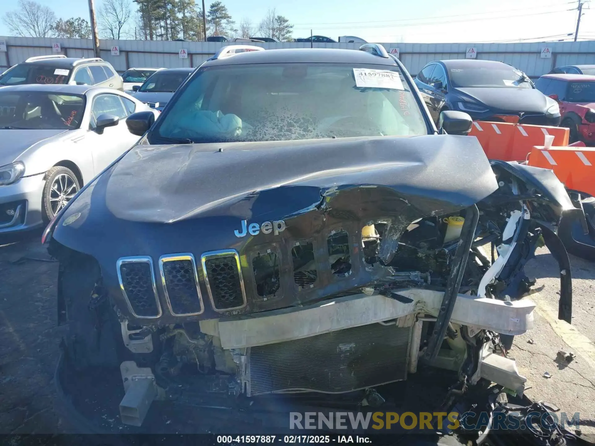 12 fotografías del automóvil dañado 1C4PJLDB2KD143844 JEEP CHEROKEE 2019