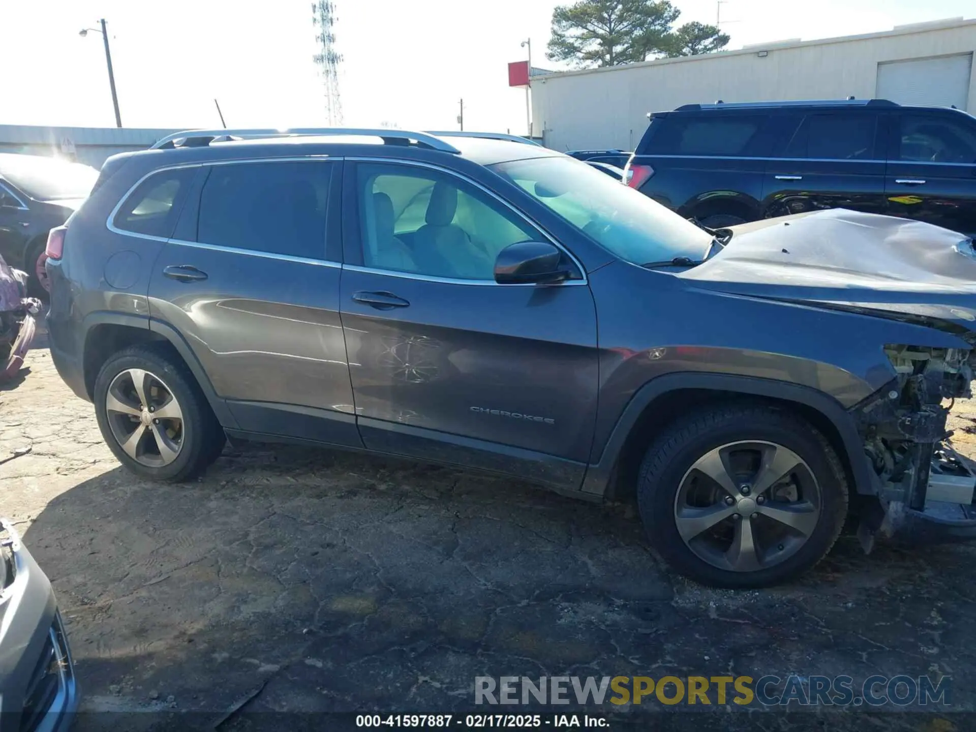 13 fotografías del automóvil dañado 1C4PJLDB2KD143844 JEEP CHEROKEE 2019