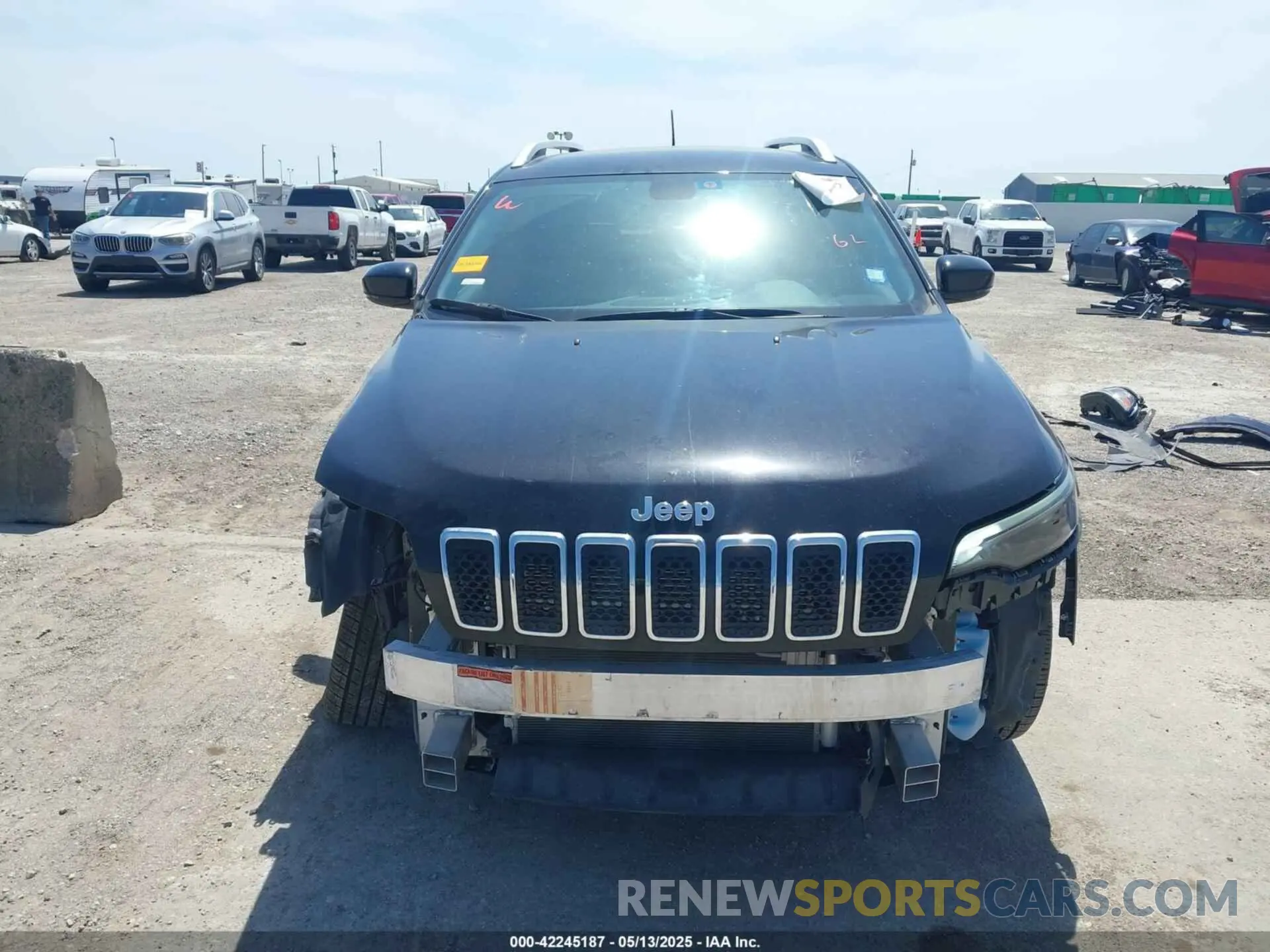 13 fotografías del automóvil dañado 1C4PJLDB5KD469816 JEEP CHEROKEE 2019