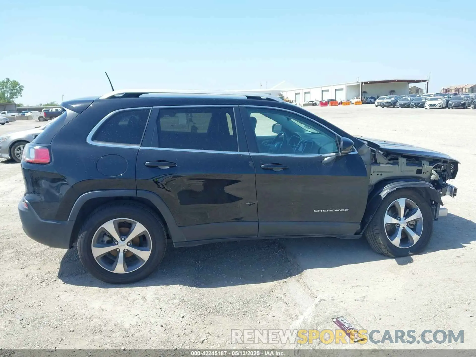 14 fotografías del automóvil dañado 1C4PJLDB5KD469816 JEEP CHEROKEE 2019