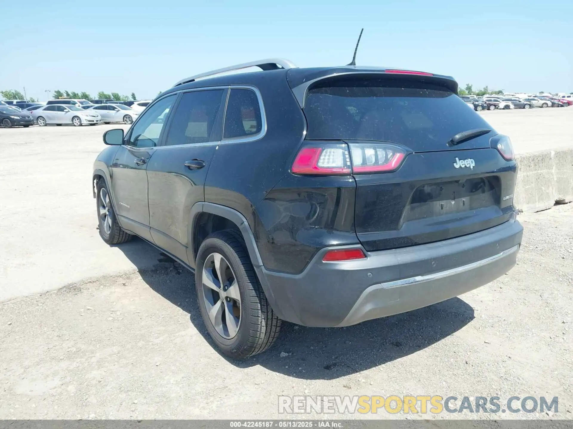 3 fotografías del automóvil dañado 1C4PJLDB5KD469816 JEEP CHEROKEE 2019