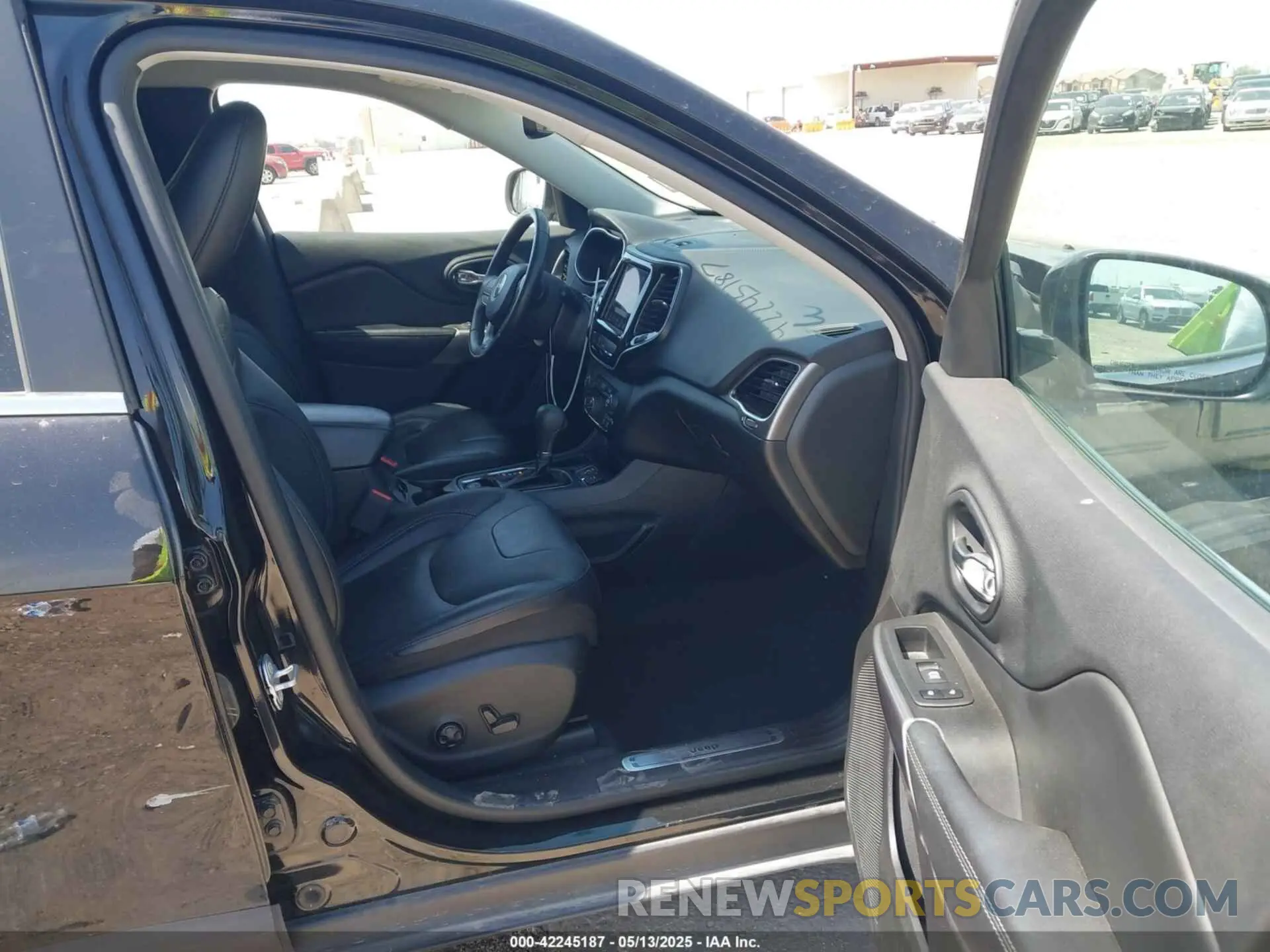 5 fotografías del automóvil dañado 1C4PJLDB5KD469816 JEEP CHEROKEE 2019