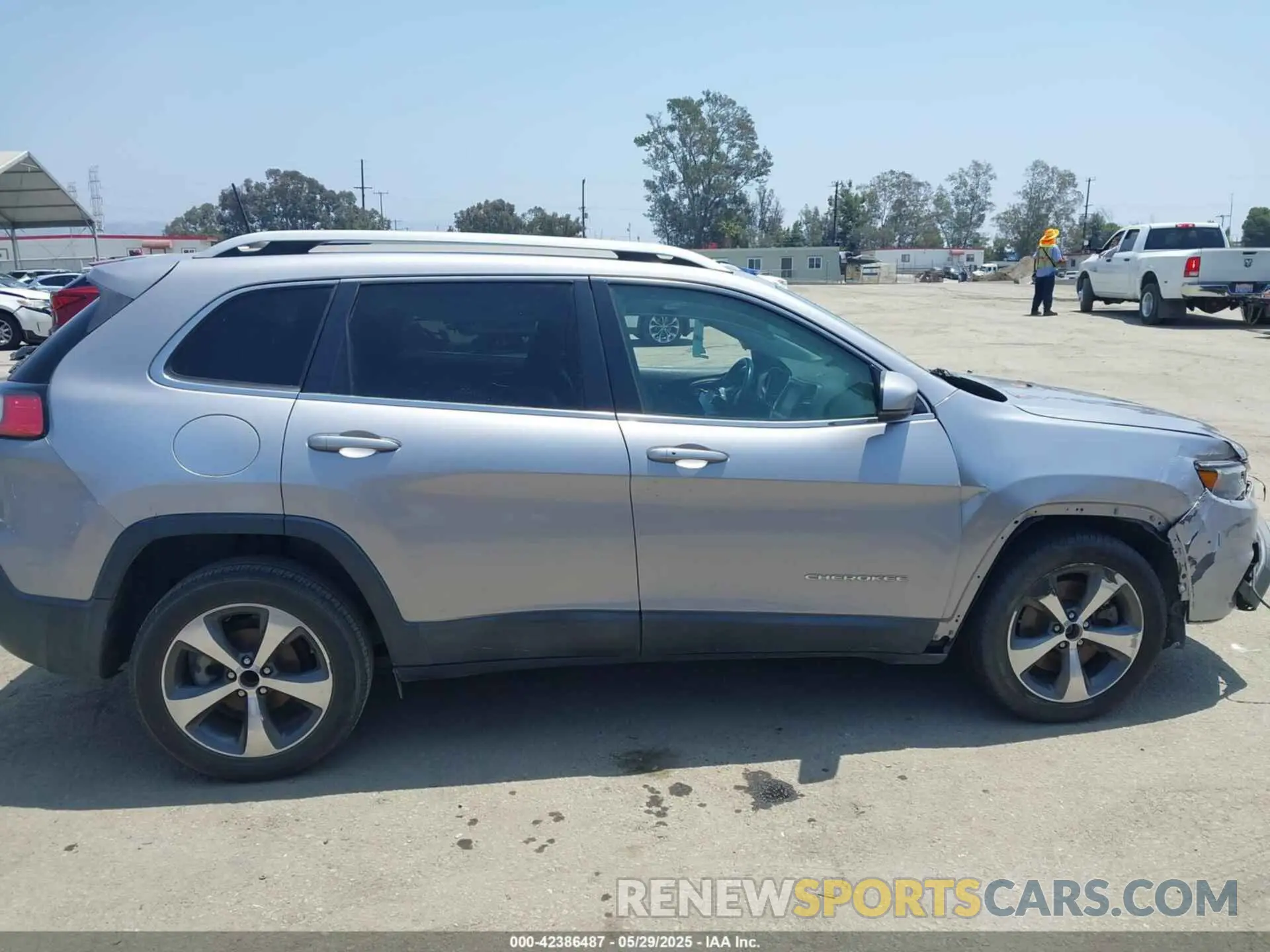 13 fotografías del automóvil dañado 1C4PJLDB7KD207845 JEEP CHEROKEE 2019