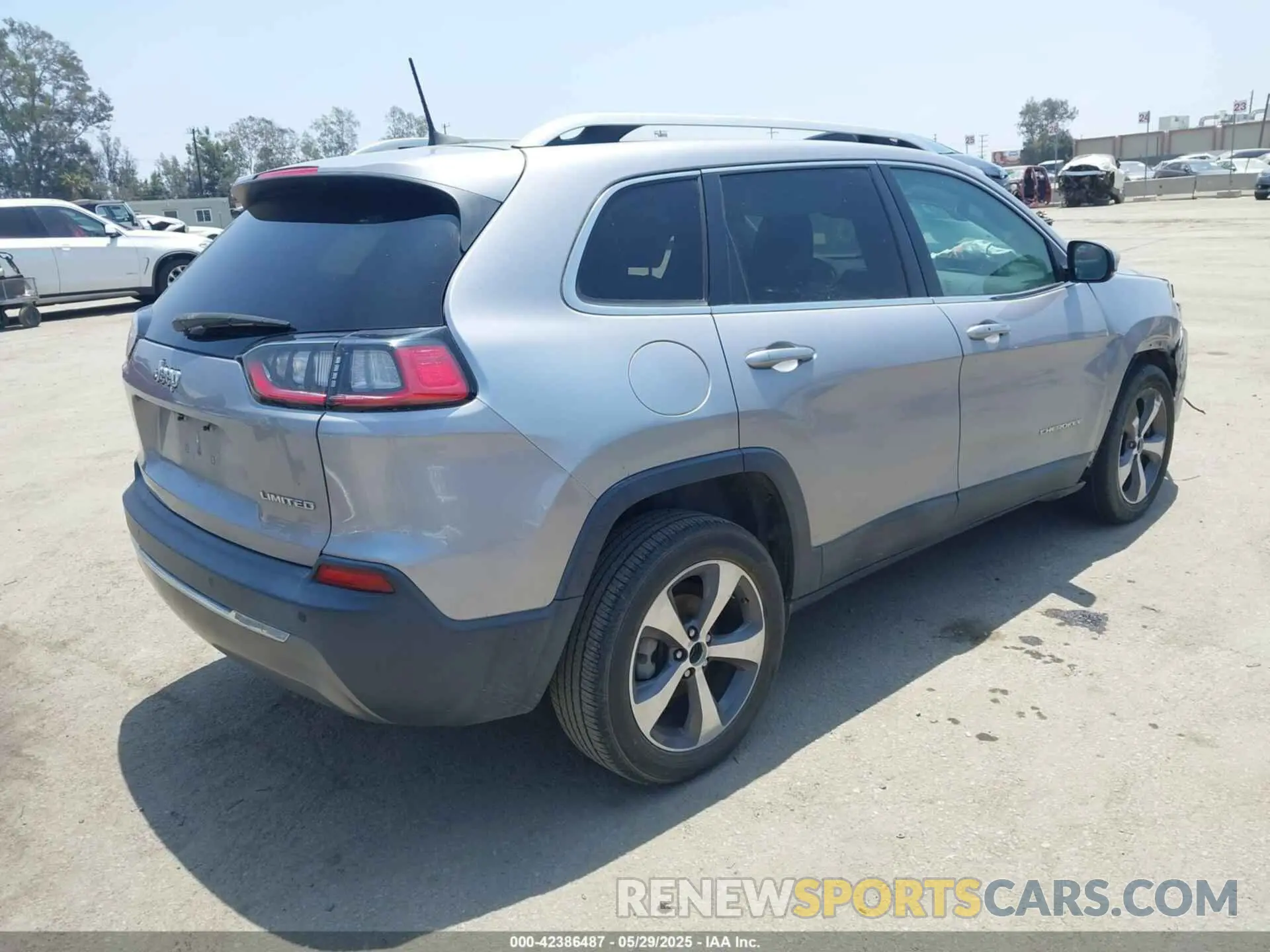 4 fotografías del automóvil dañado 1C4PJLDB7KD207845 JEEP CHEROKEE 2019