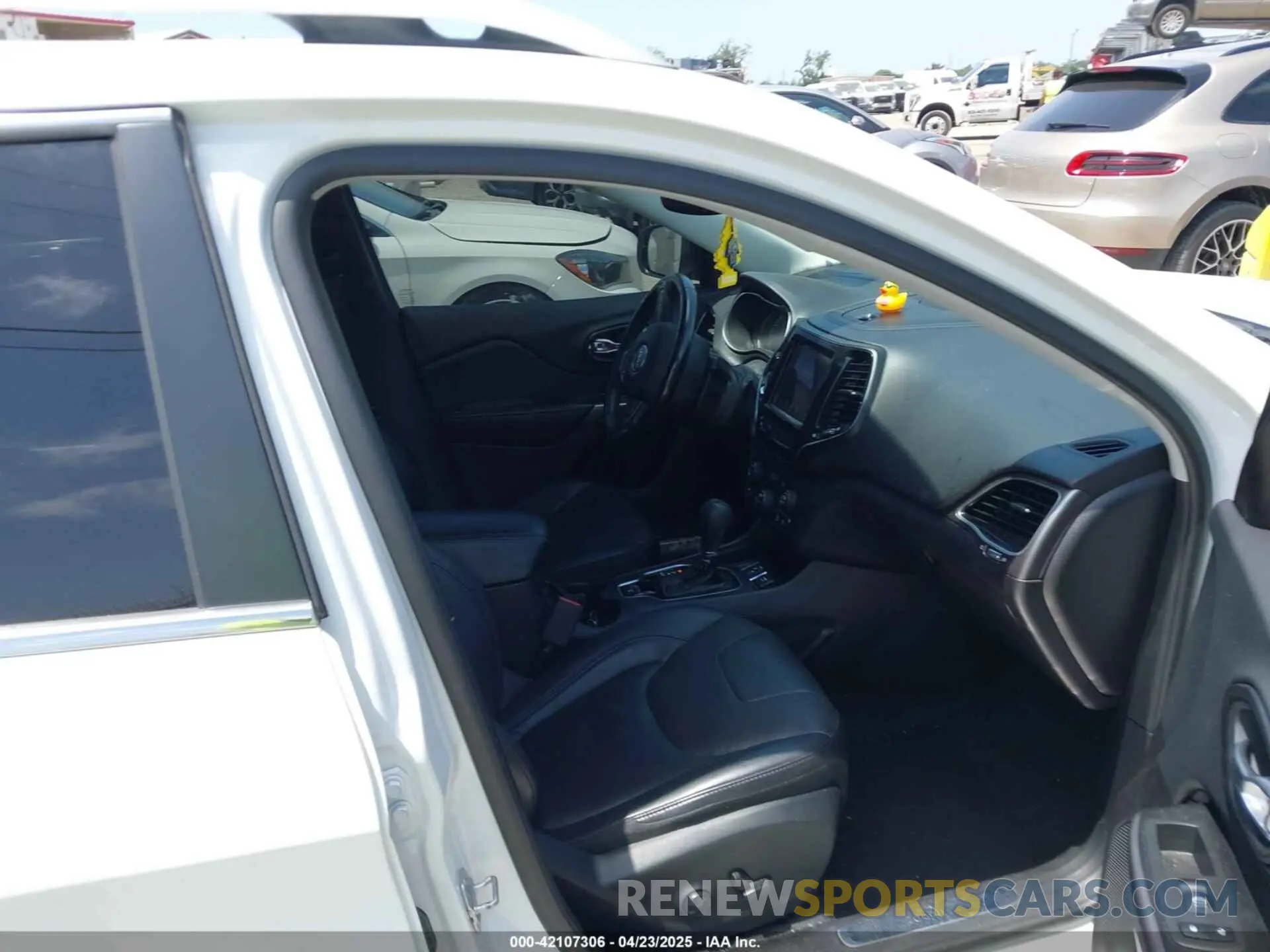 5 fotografías del automóvil dañado 1C4PJLDB8KD402904 JEEP CHEROKEE 2019