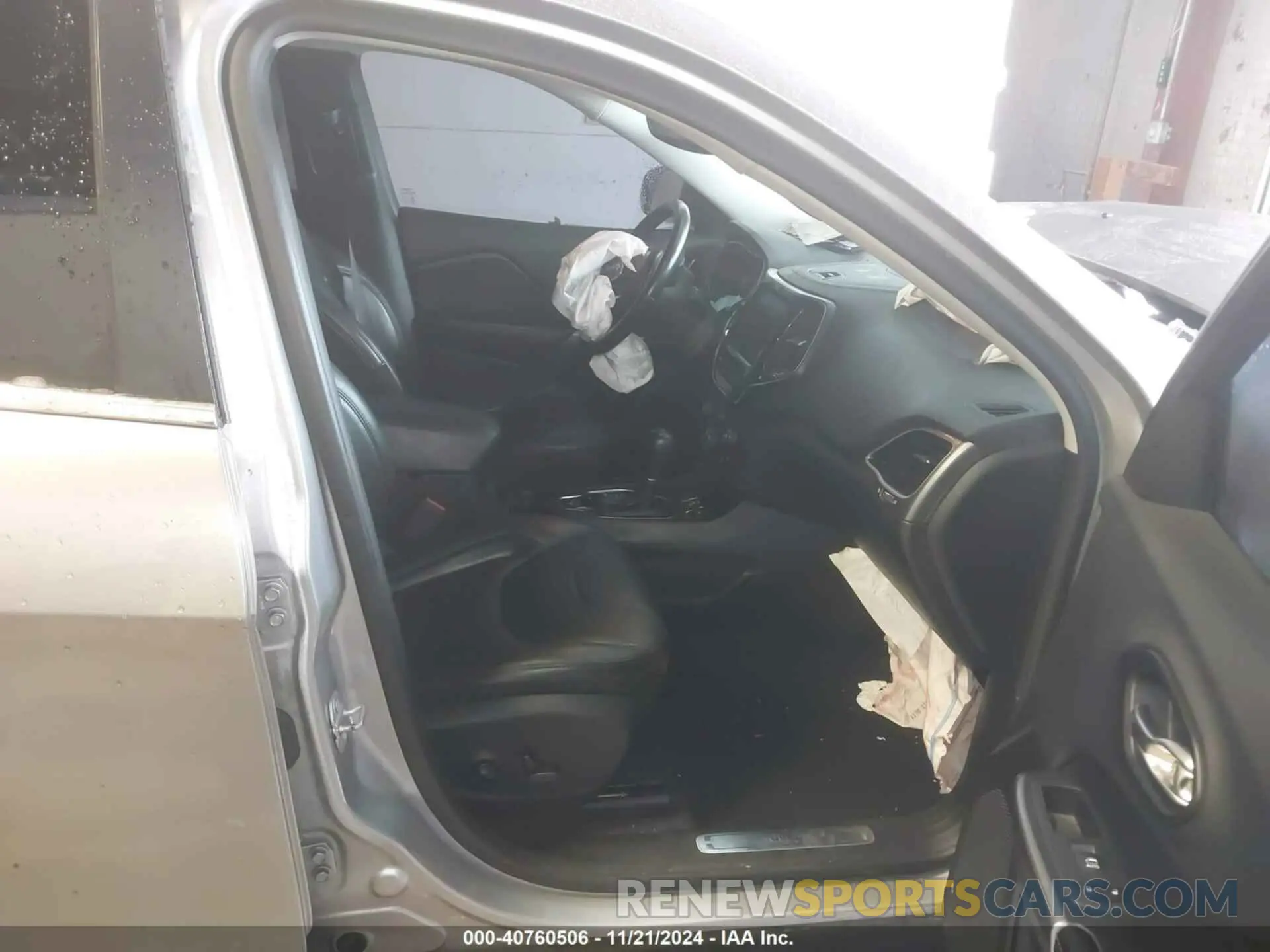5 fotografías del automóvil dañado 1C4PJLDB9KD402913 JEEP CHEROKEE 2019