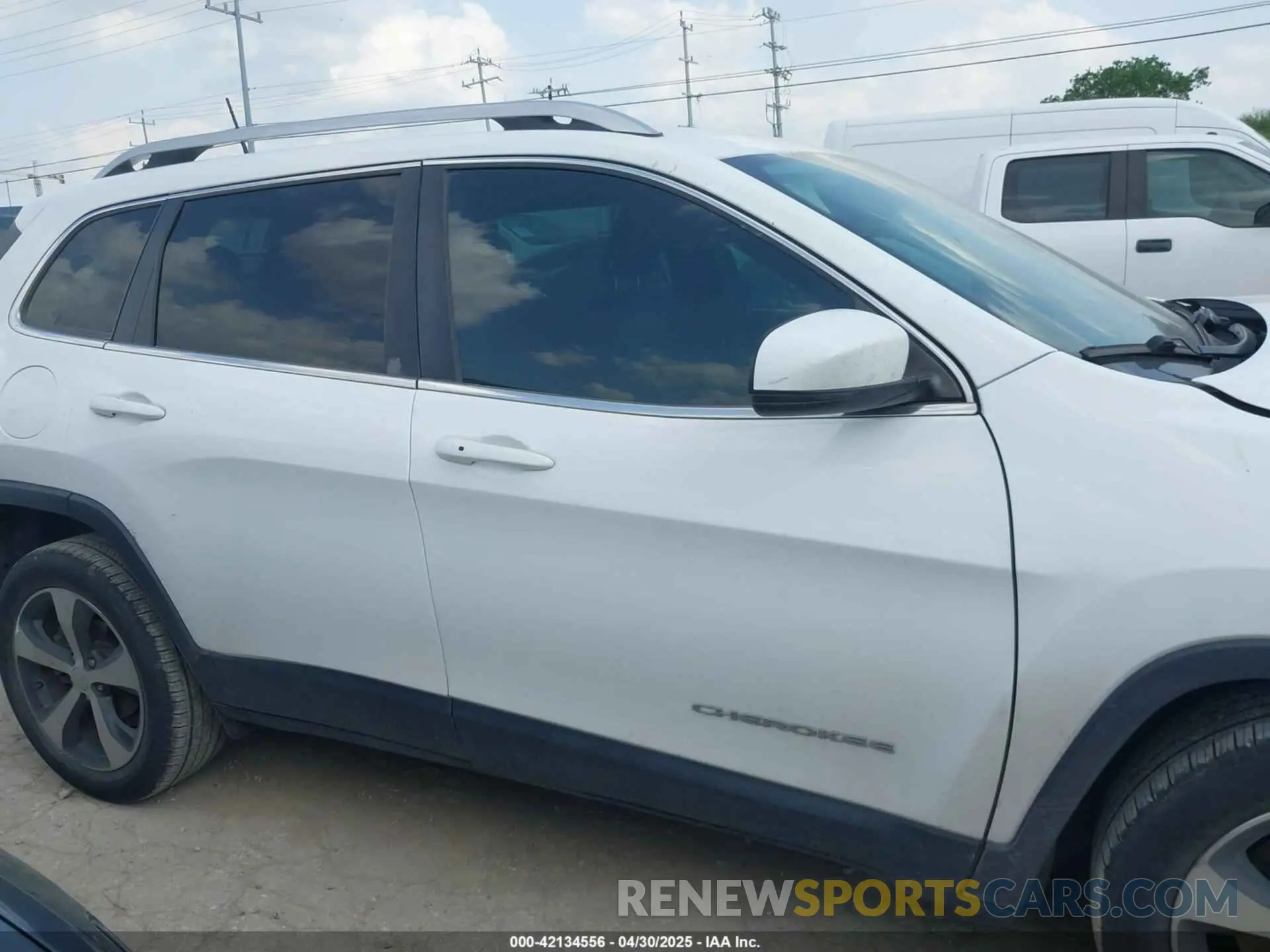 13 fotografías del automóvil dañado 1C4PJLDB9KD416231 JEEP CHEROKEE 2019