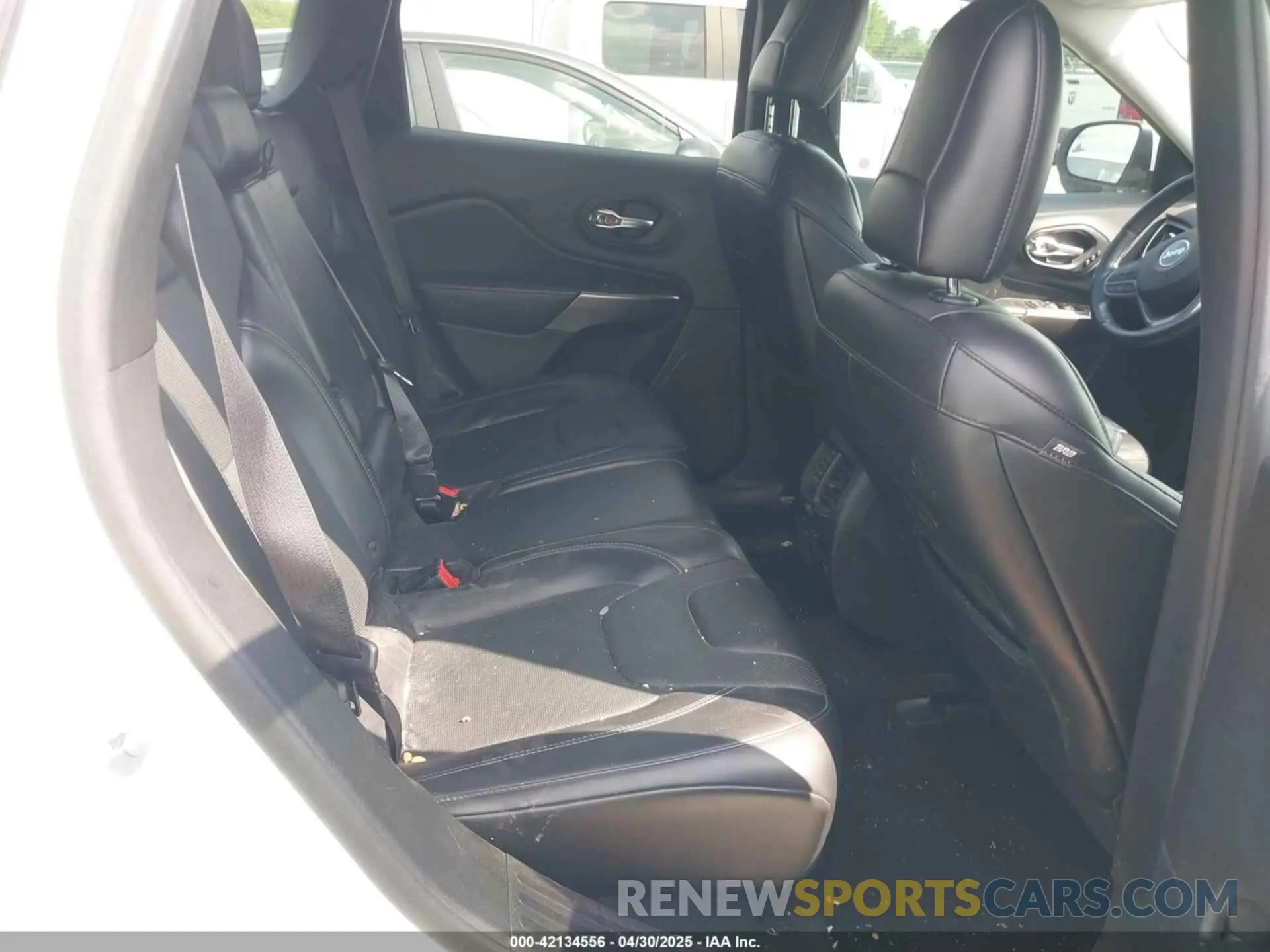 8 fotografías del automóvil dañado 1C4PJLDB9KD416231 JEEP CHEROKEE 2019