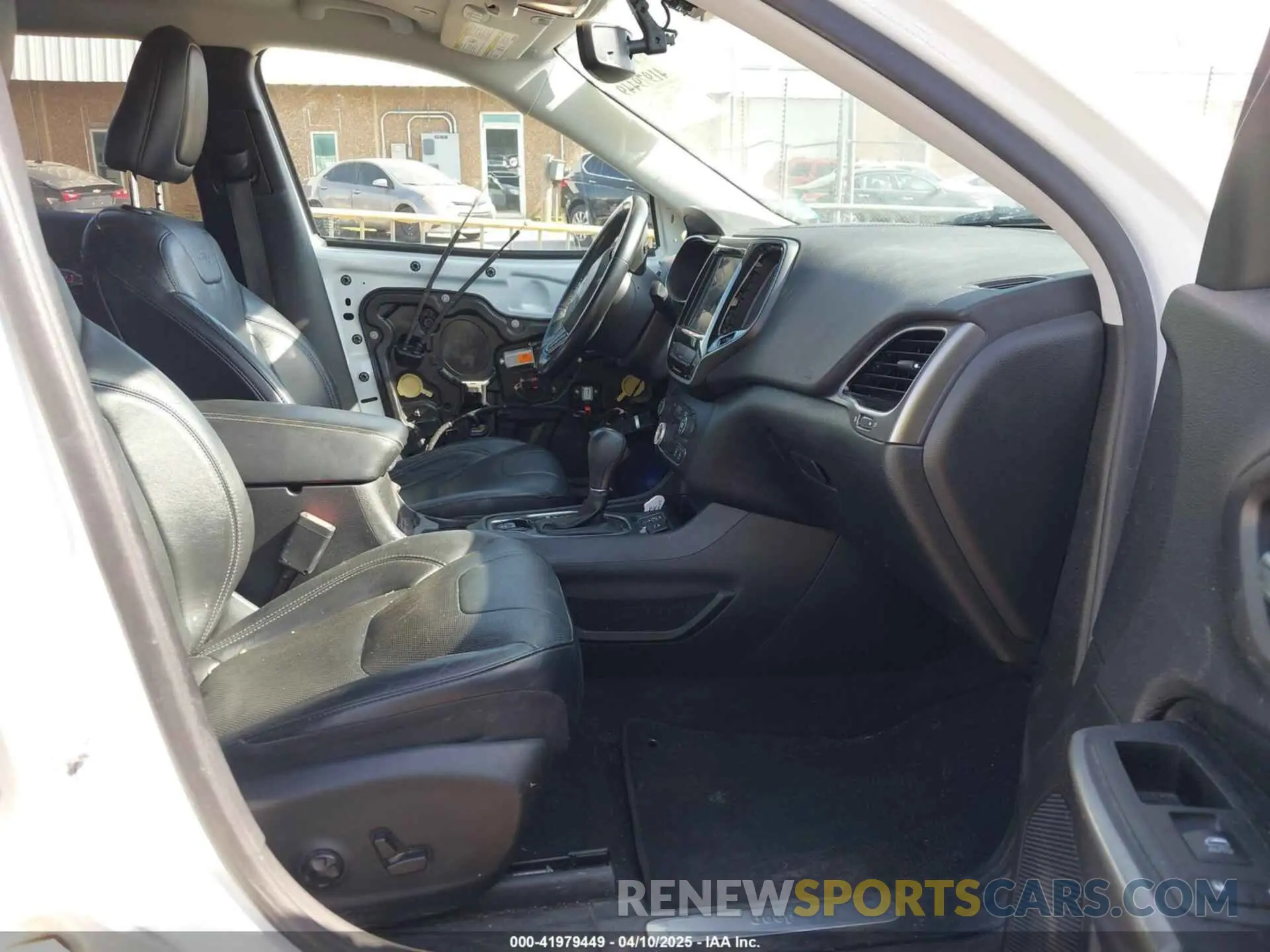 5 fotografías del automóvil dañado 1C4PJLDBXKD487843 JEEP CHEROKEE 2019