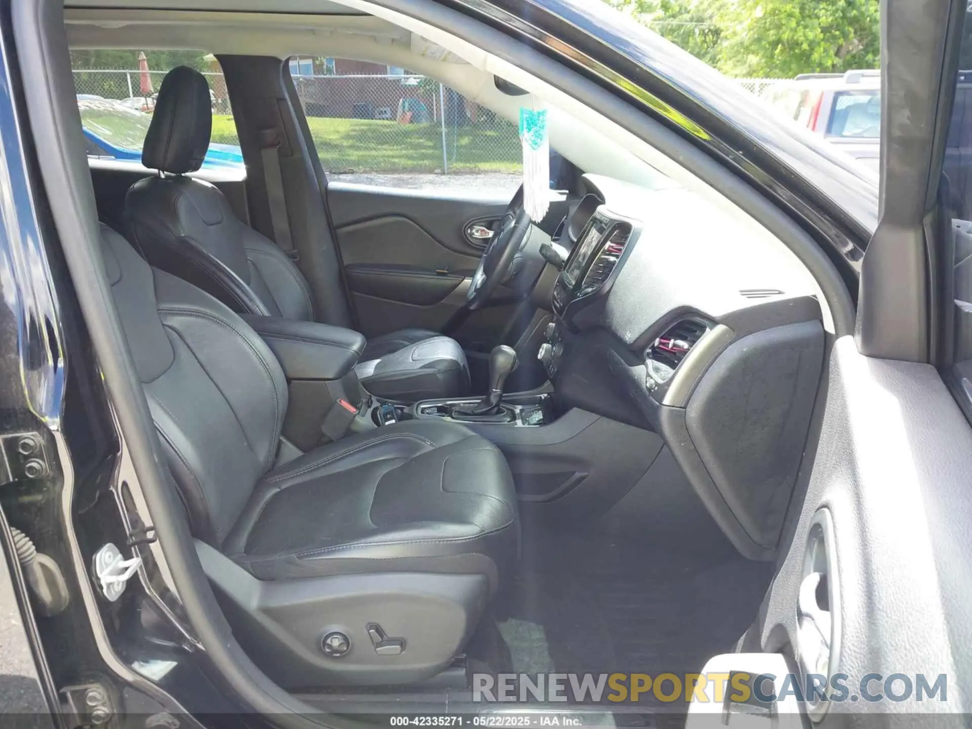 5 fotografías del automóvil dañado 1C4PJLDNXKD128289 JEEP CHEROKEE 2019