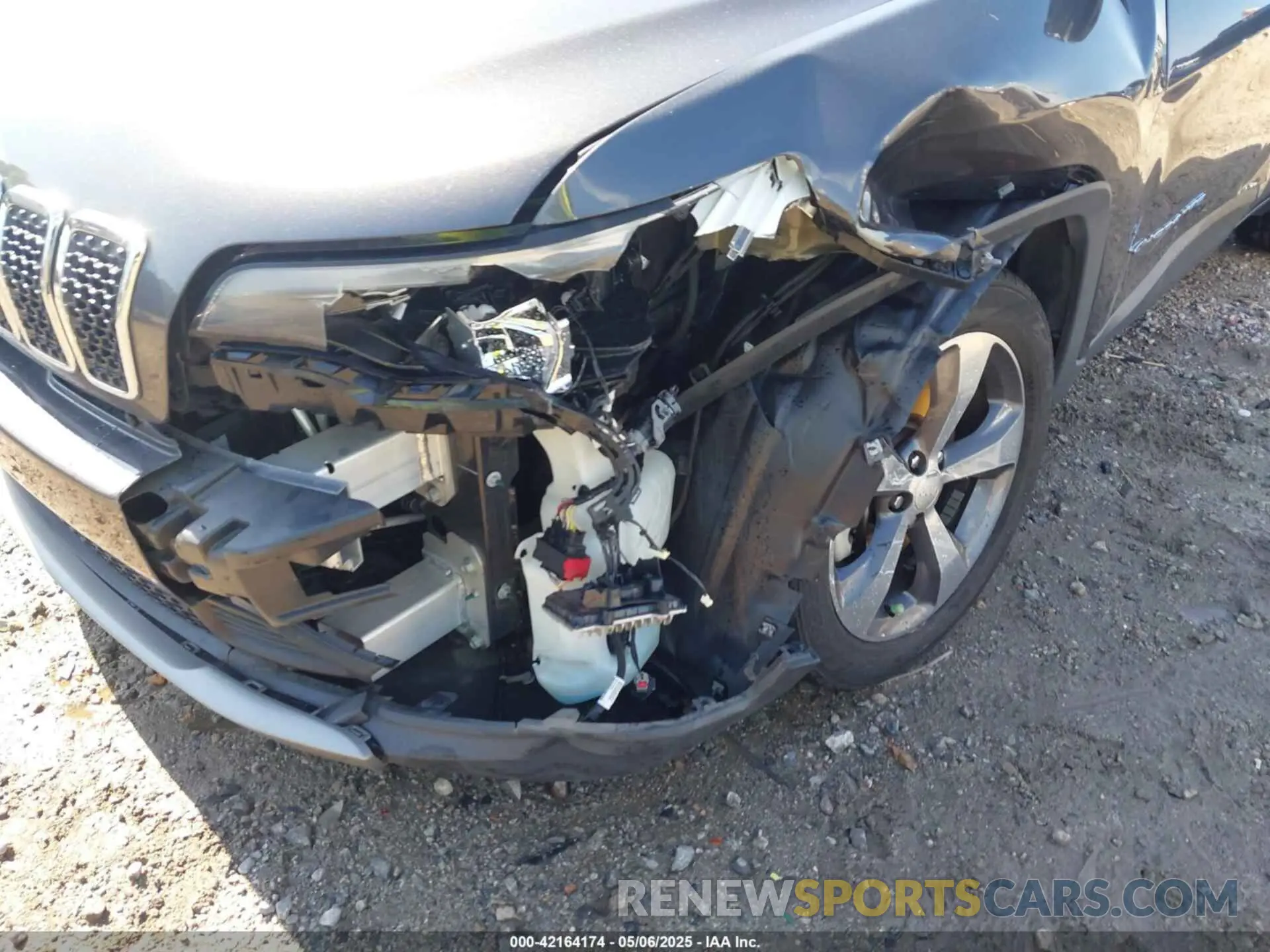 19 fotografías del automóvil dañado 1C4PJLDX1KD173431 JEEP CHEROKEE 2019