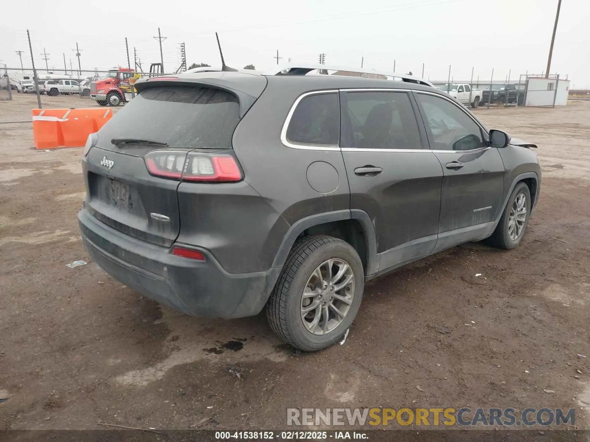 4 fotografías del automóvil dañado 1C4PJLLB0KD241062 JEEP CHEROKEE 2019