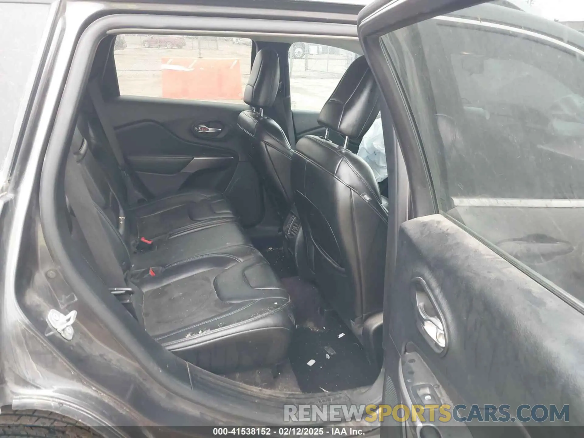 8 fotografías del automóvil dañado 1C4PJLLB0KD241062 JEEP CHEROKEE 2019