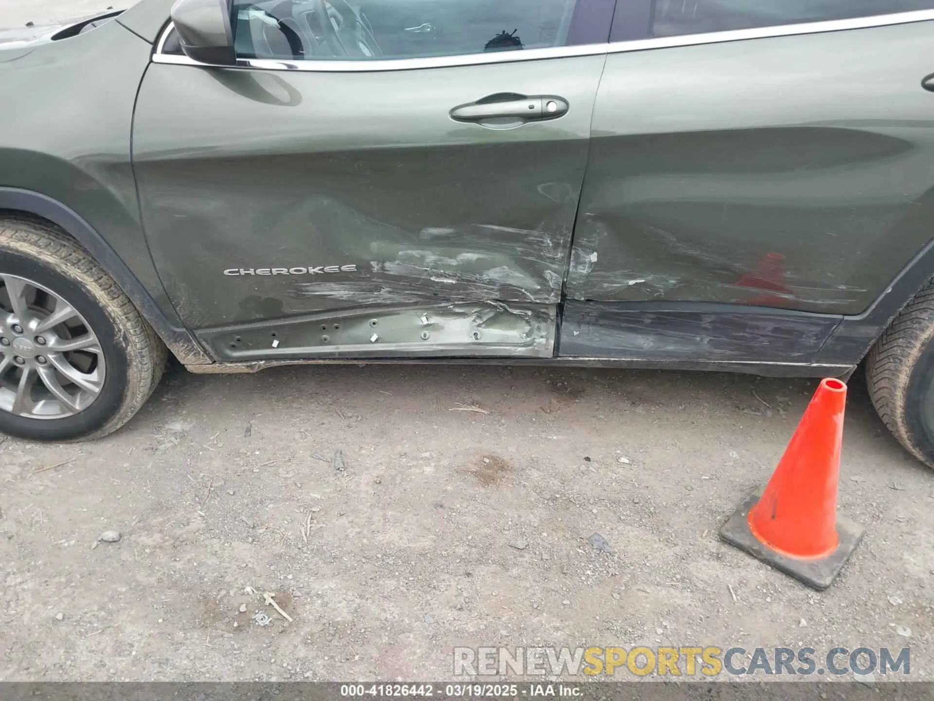 5 fotografías del automóvil dañado 1C4PJLLB0KD248397 JEEP CHEROKEE 2019