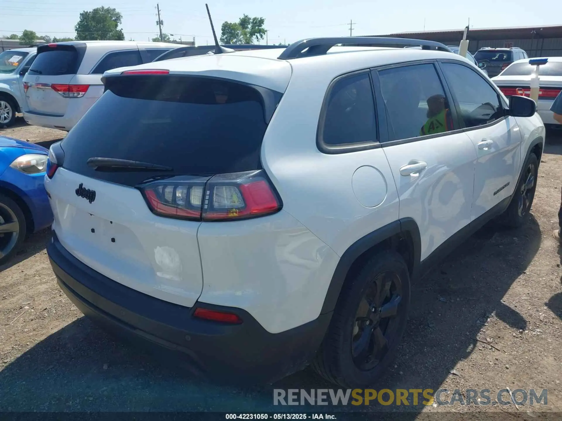 4 fotografías del automóvil dañado 1C4PJLLB0KD339282 JEEP CHEROKEE 2019