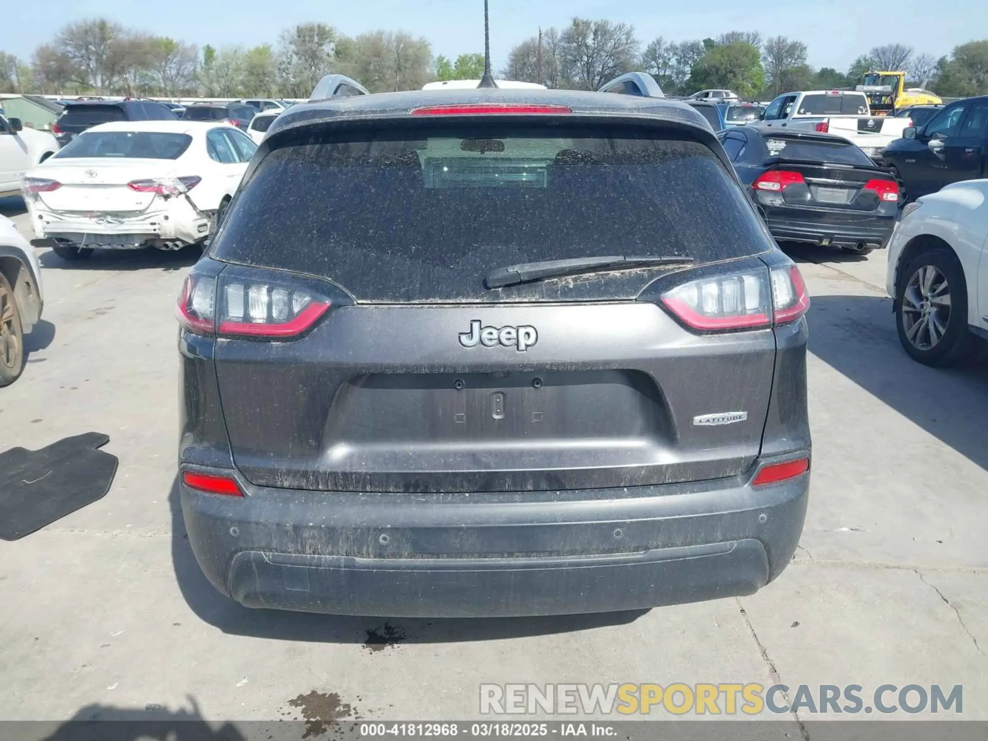 17 fotografías del automóvil dañado 1C4PJLLB0KD382309 JEEP CHEROKEE 2019