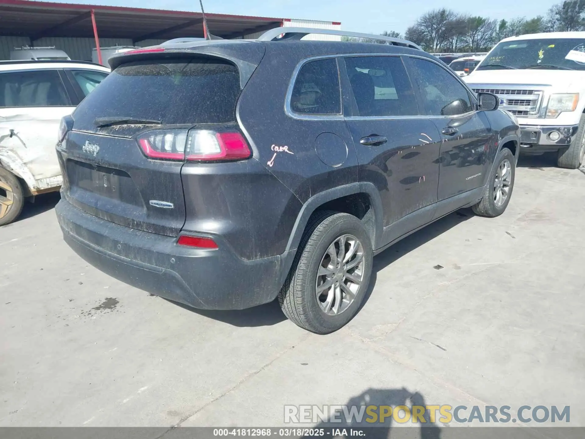 4 fotografías del automóvil dañado 1C4PJLLB0KD382309 JEEP CHEROKEE 2019