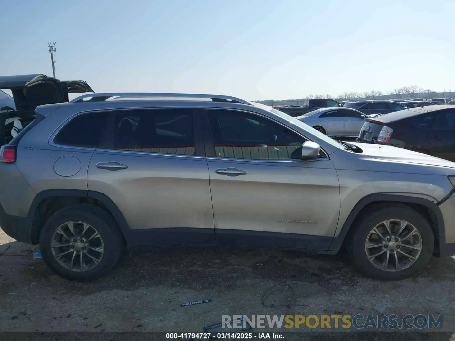 13 fotografías del automóvil dañado 1C4PJLLB0KD419780 JEEP CHEROKEE 2019