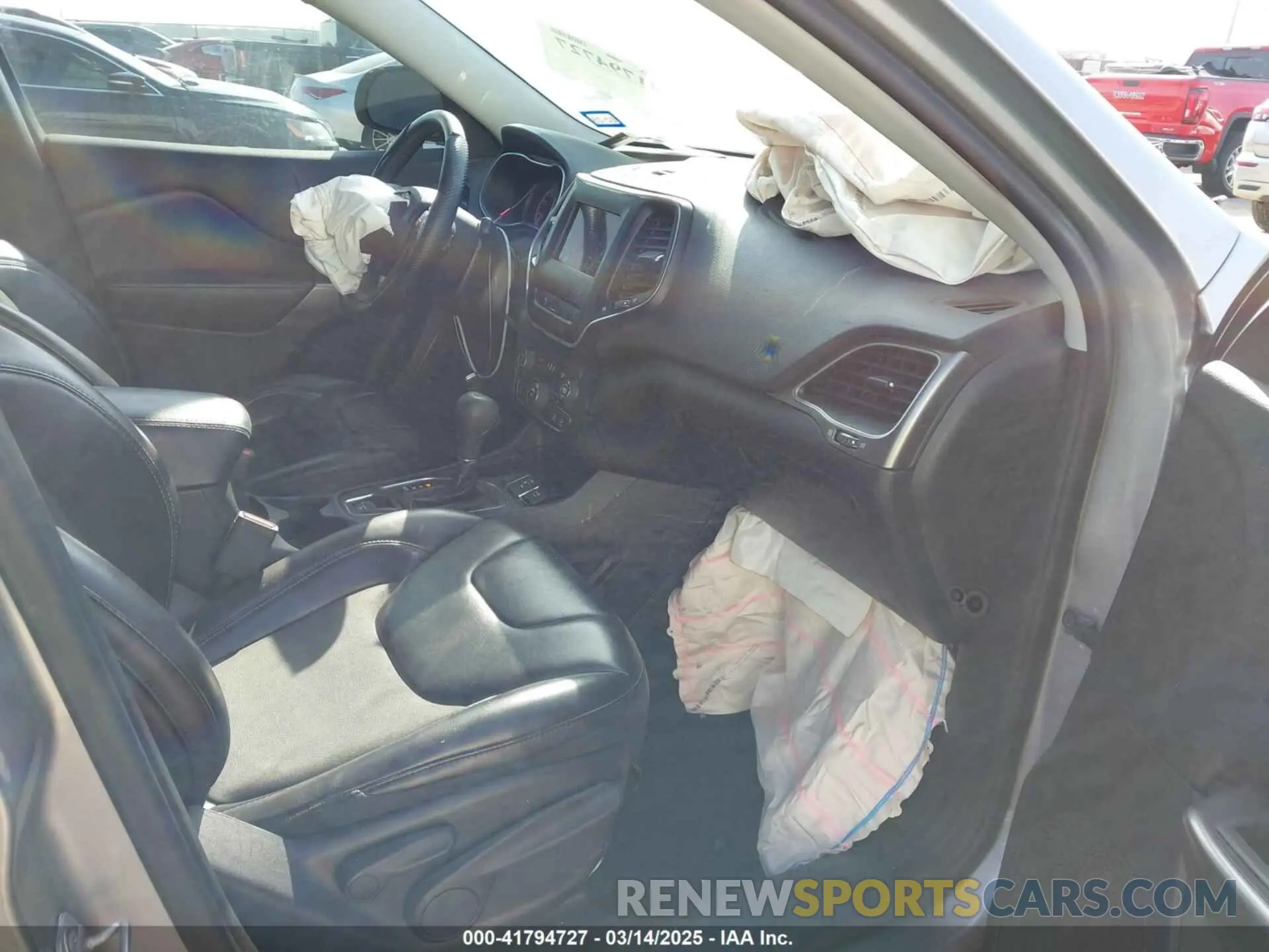 5 fotografías del automóvil dañado 1C4PJLLB0KD419780 JEEP CHEROKEE 2019