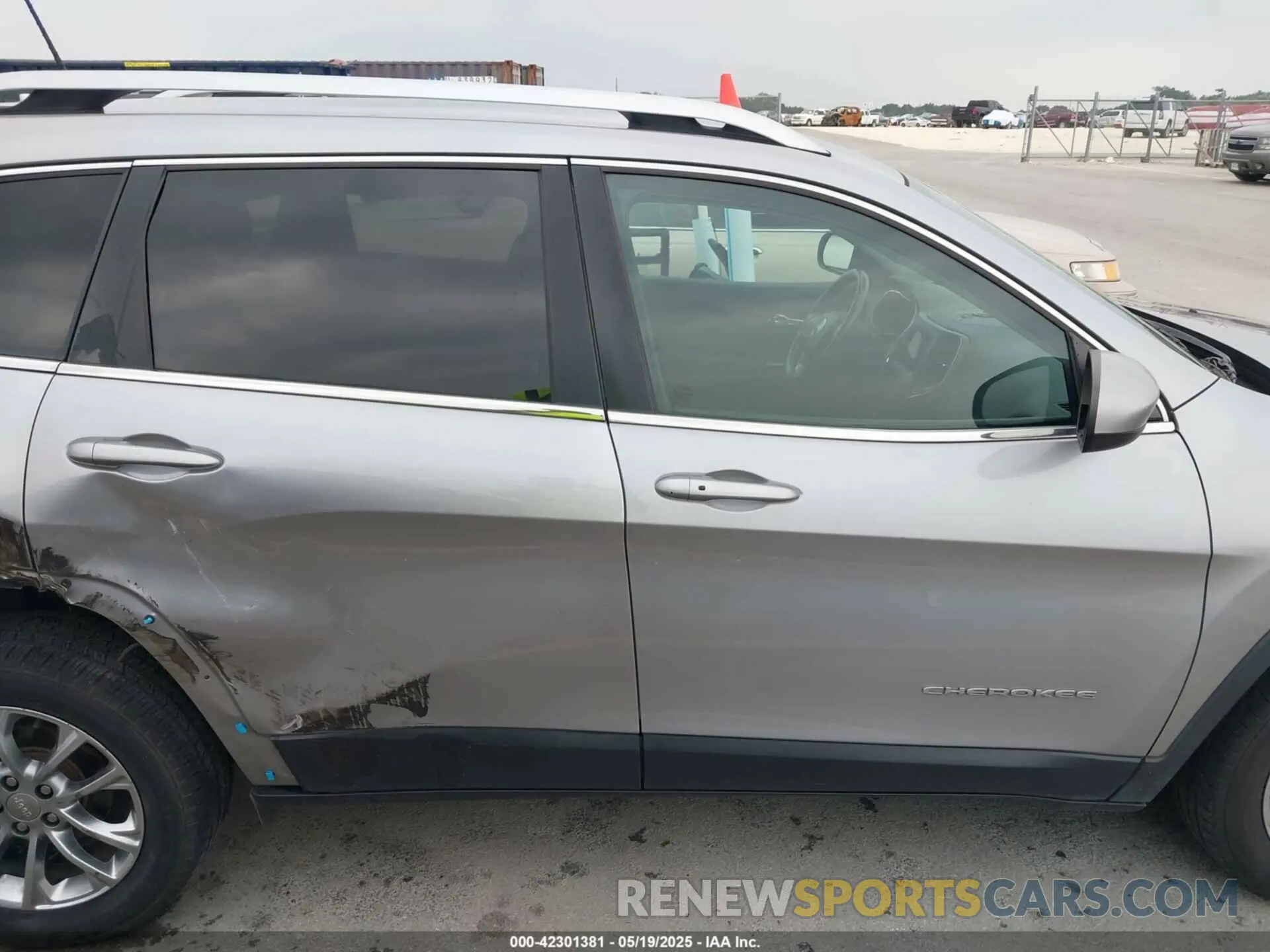 13 fotografías del automóvil dañado 1C4PJLLB1KD132495 JEEP CHEROKEE 2019