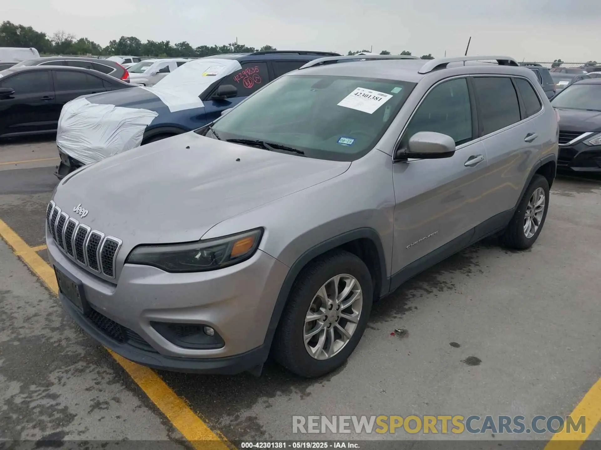 2 fotografías del automóvil dañado 1C4PJLLB1KD132495 JEEP CHEROKEE 2019