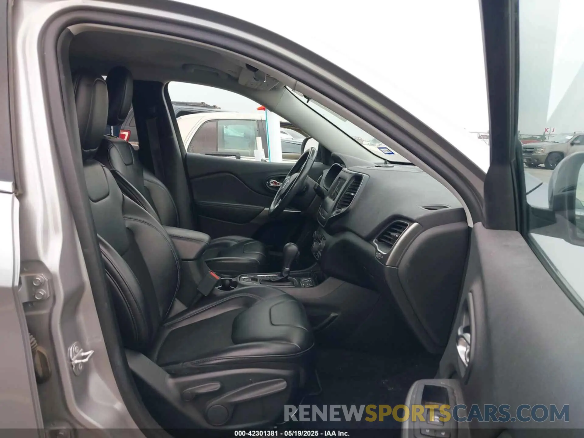 5 fotografías del automóvil dañado 1C4PJLLB1KD132495 JEEP CHEROKEE 2019