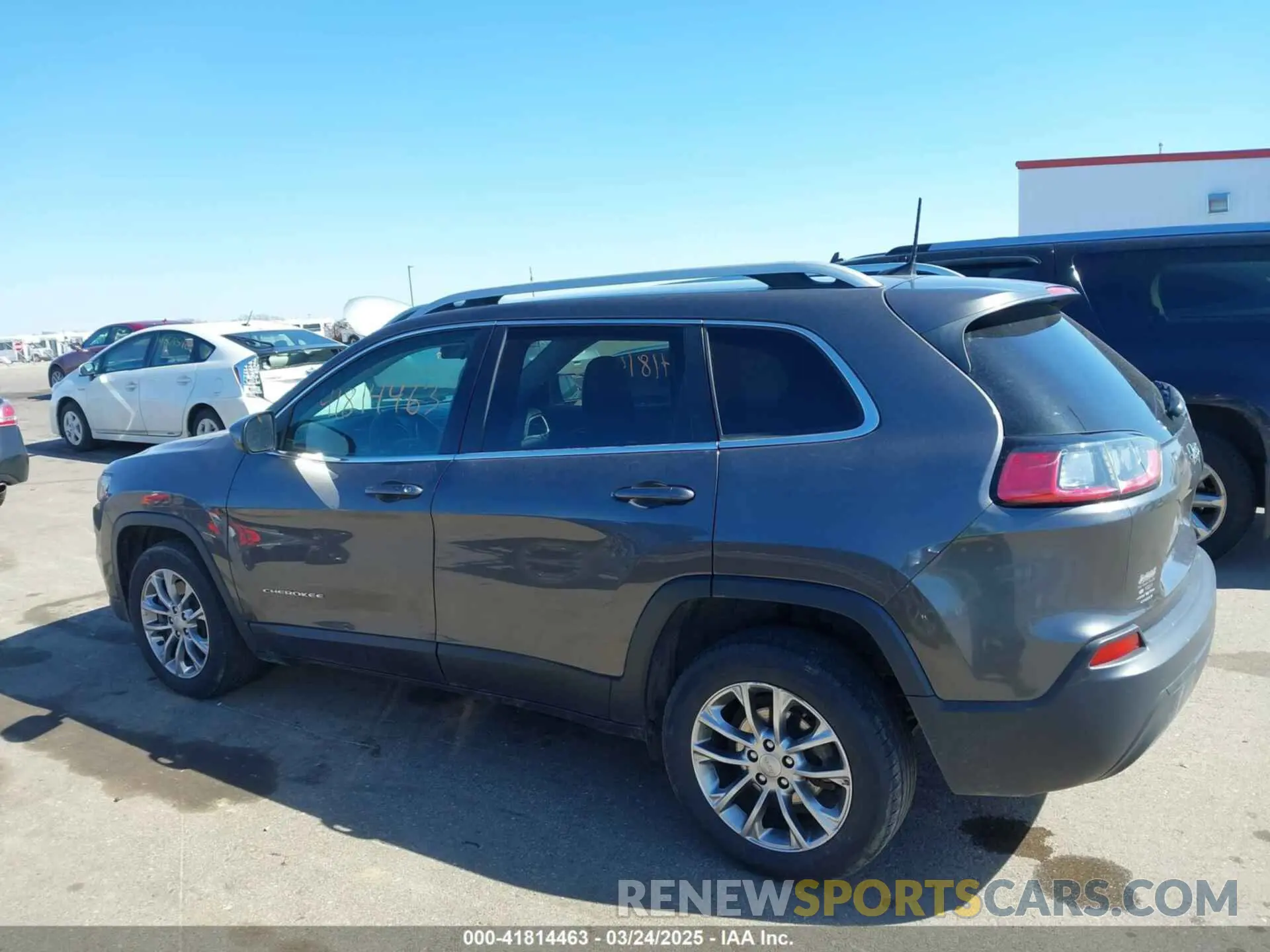 14 fotografías del automóvil dañado 1C4PJLLB1KD201847 JEEP CHEROKEE 2019