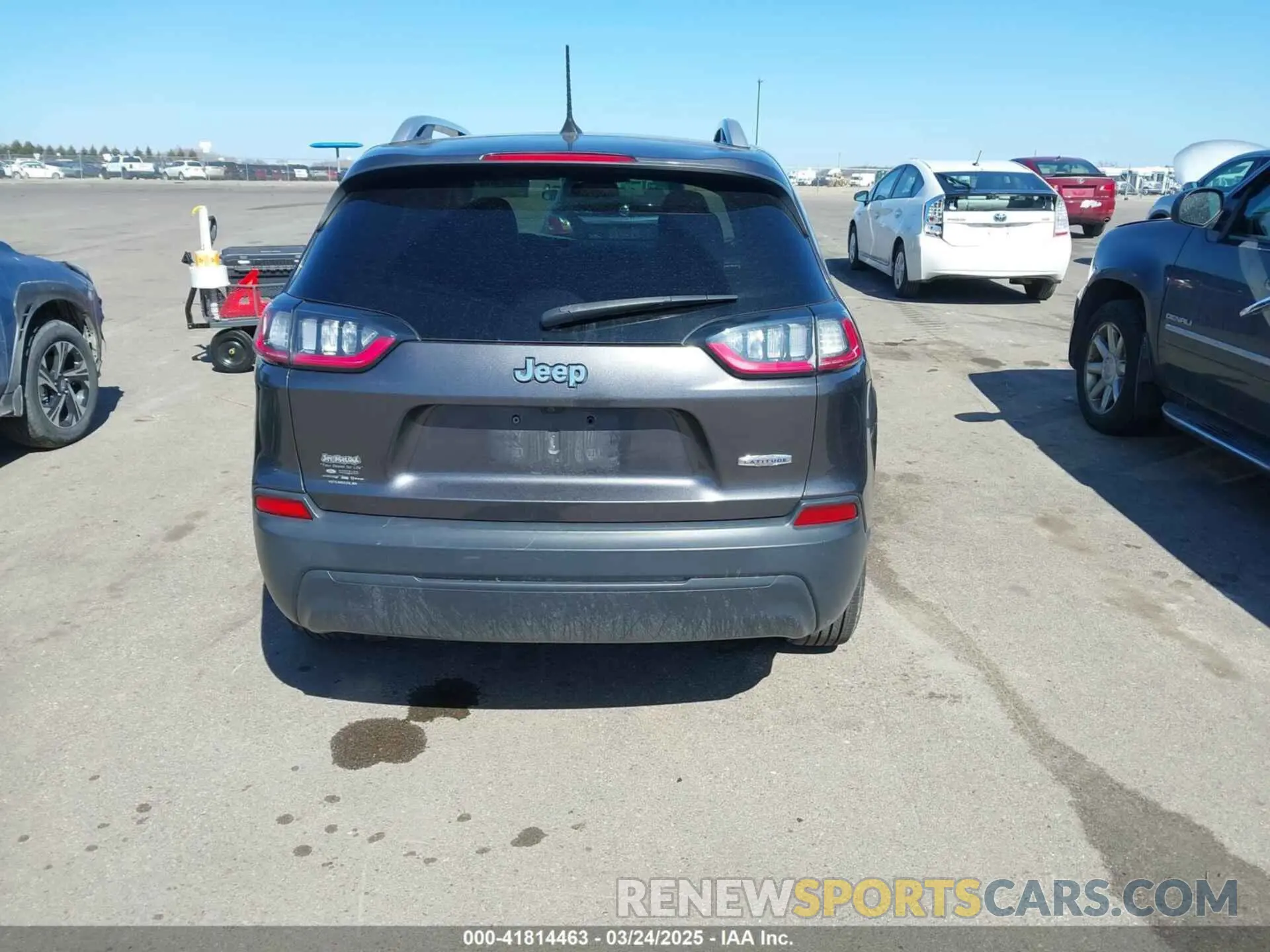16 fotografías del automóvil dañado 1C4PJLLB1KD201847 JEEP CHEROKEE 2019