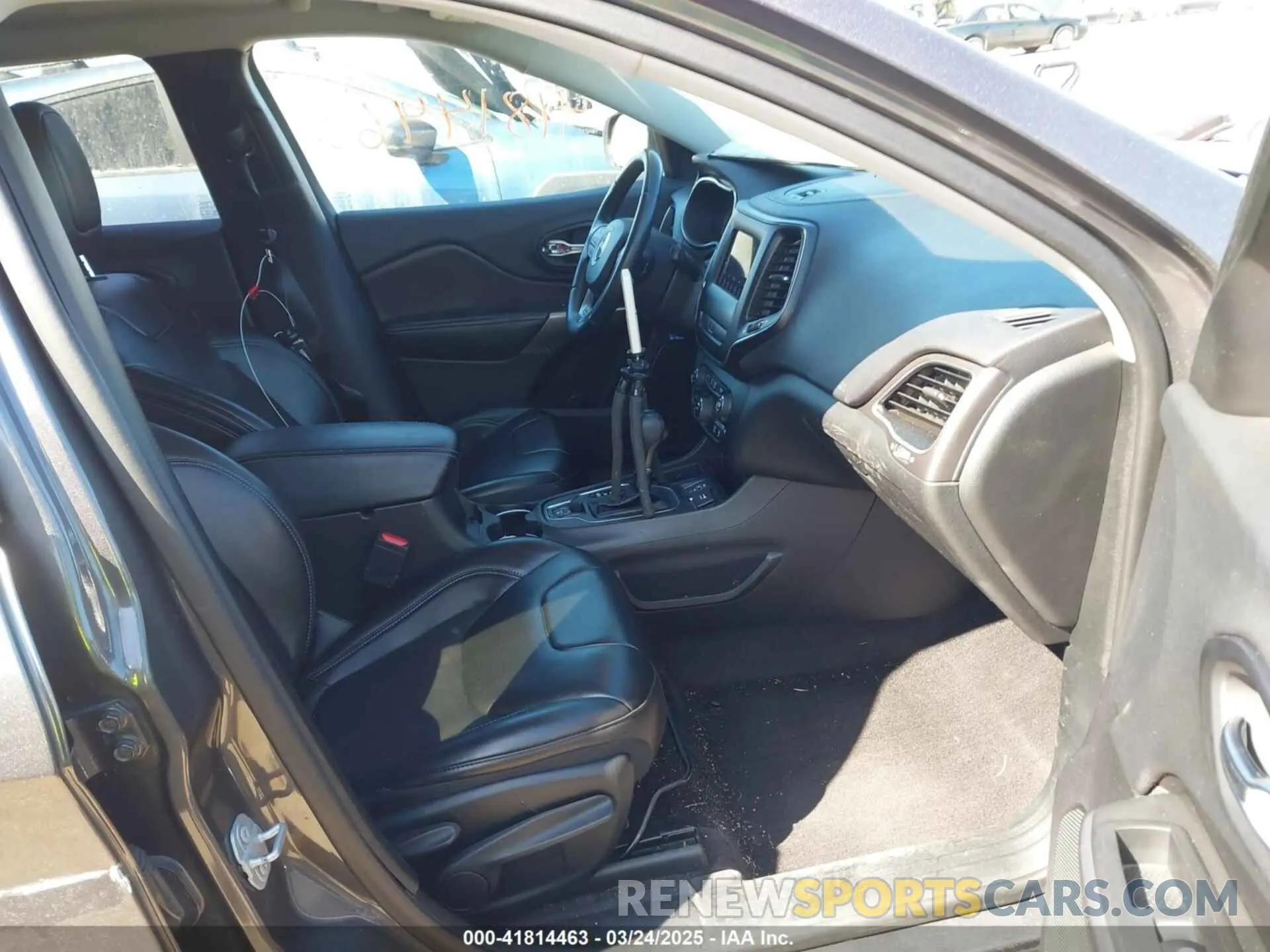 5 fotografías del automóvil dañado 1C4PJLLB1KD201847 JEEP CHEROKEE 2019