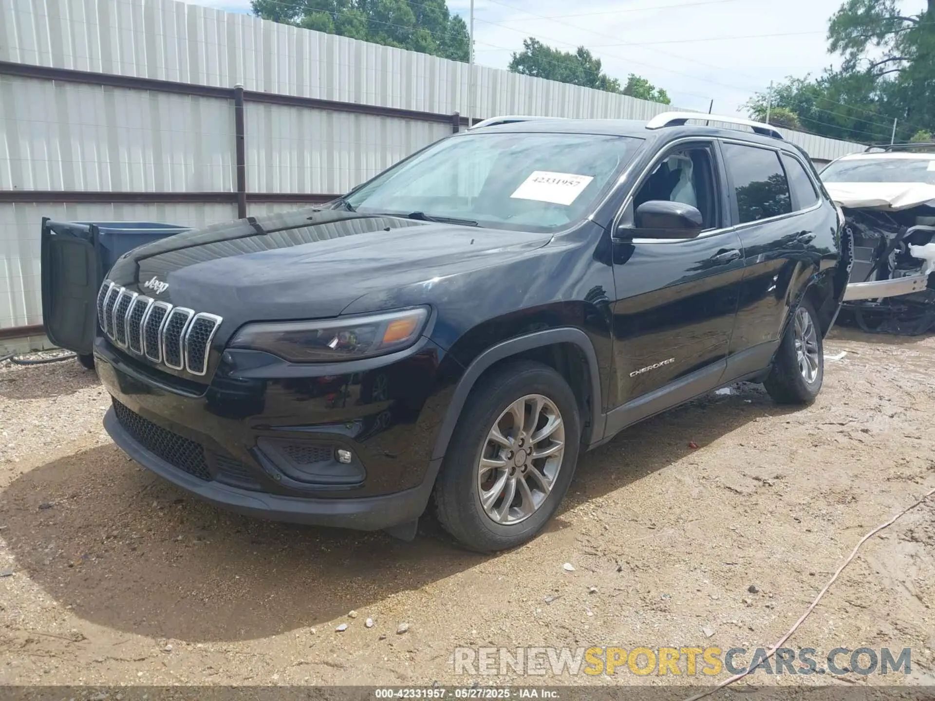 2 fotografías del automóvil dañado 1C4PJLLB1KD420467 JEEP CHEROKEE 2019